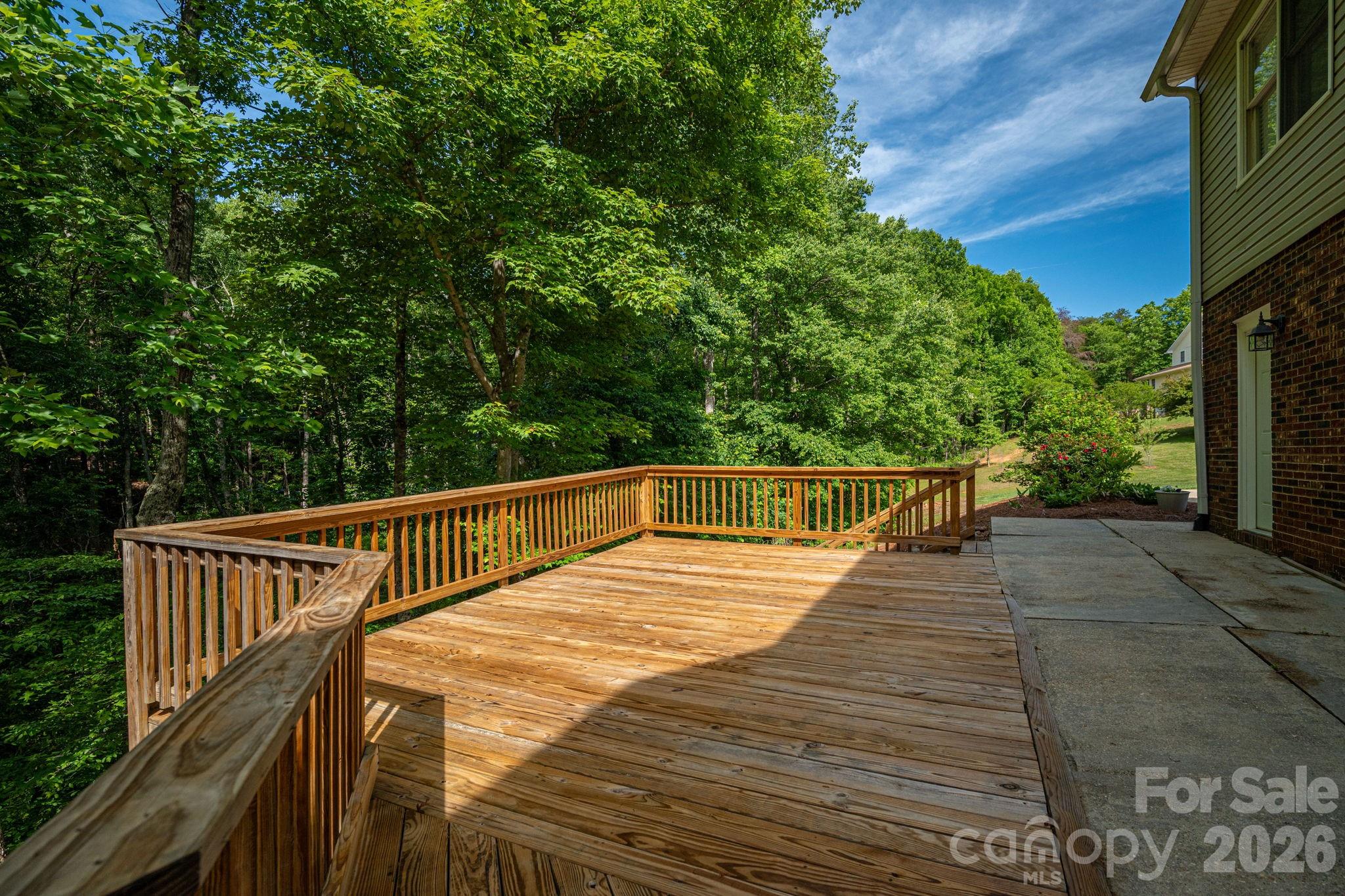 6097 Tuckborough Road — Hickory