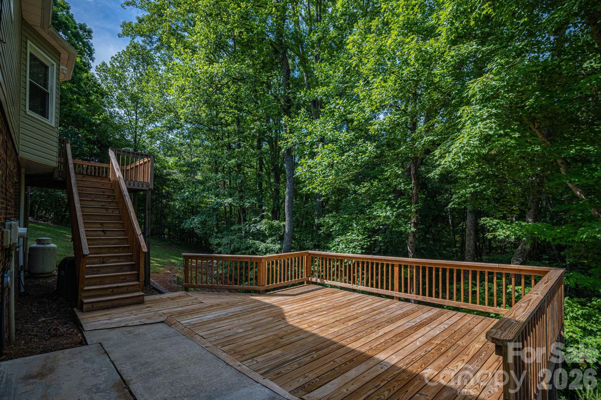 6097 Tuckborough Road — Hickory