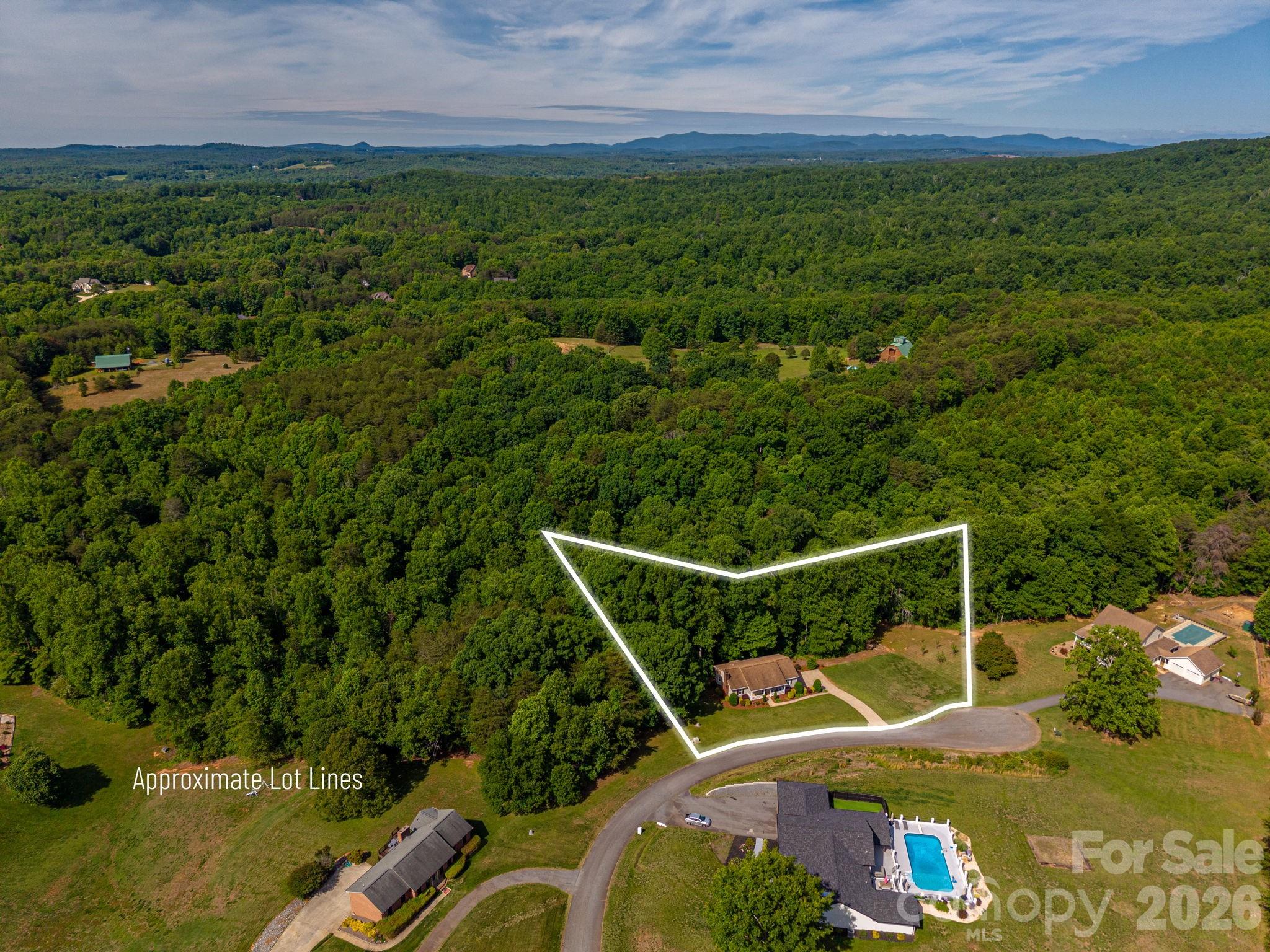 6097 Tuckborough Road — Hickory
