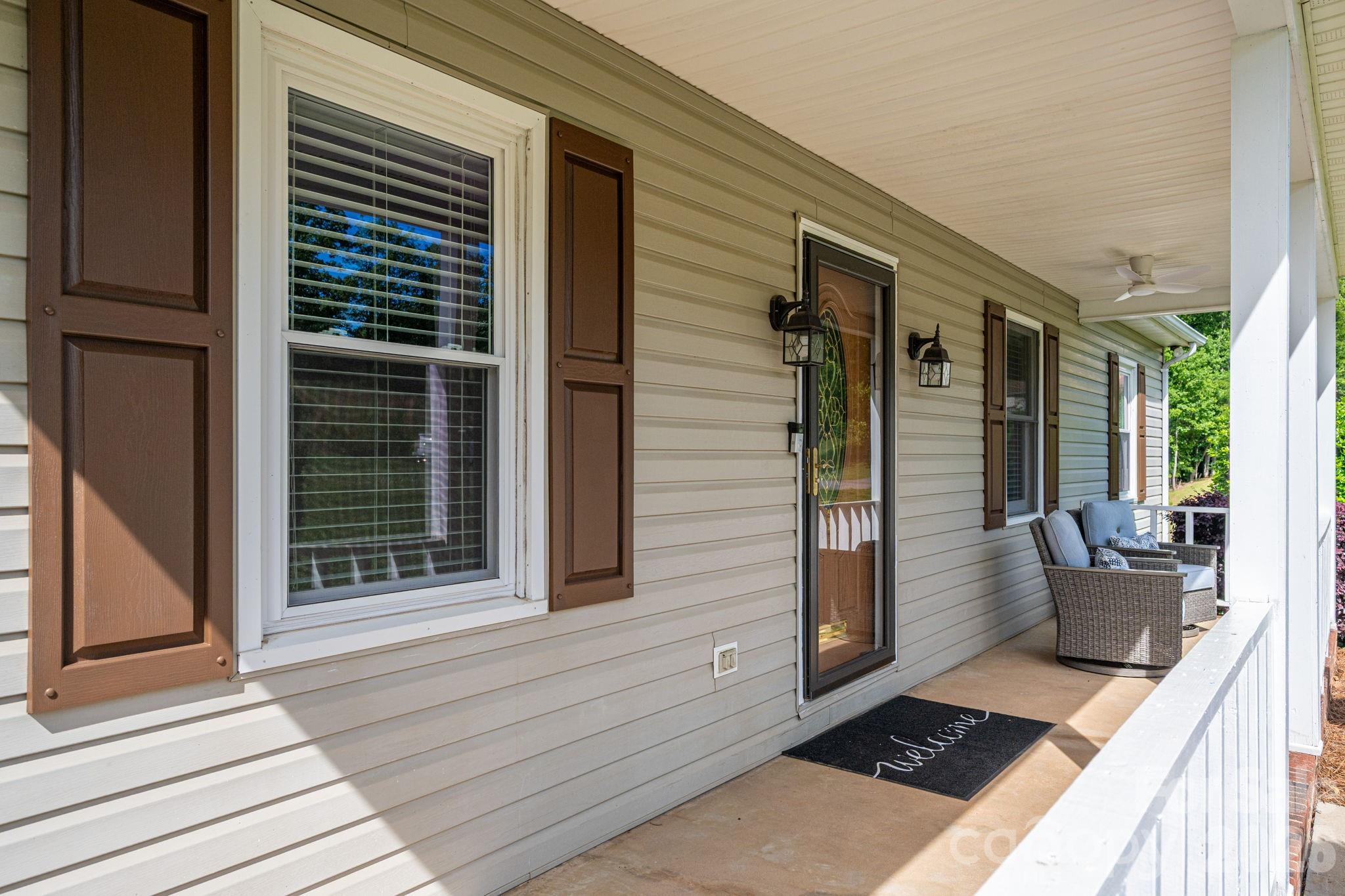 6097 Tuckborough Road — Hickory