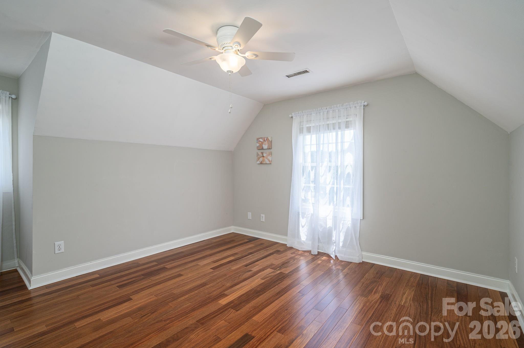 1535 20th Avenue Place NE — Hickory