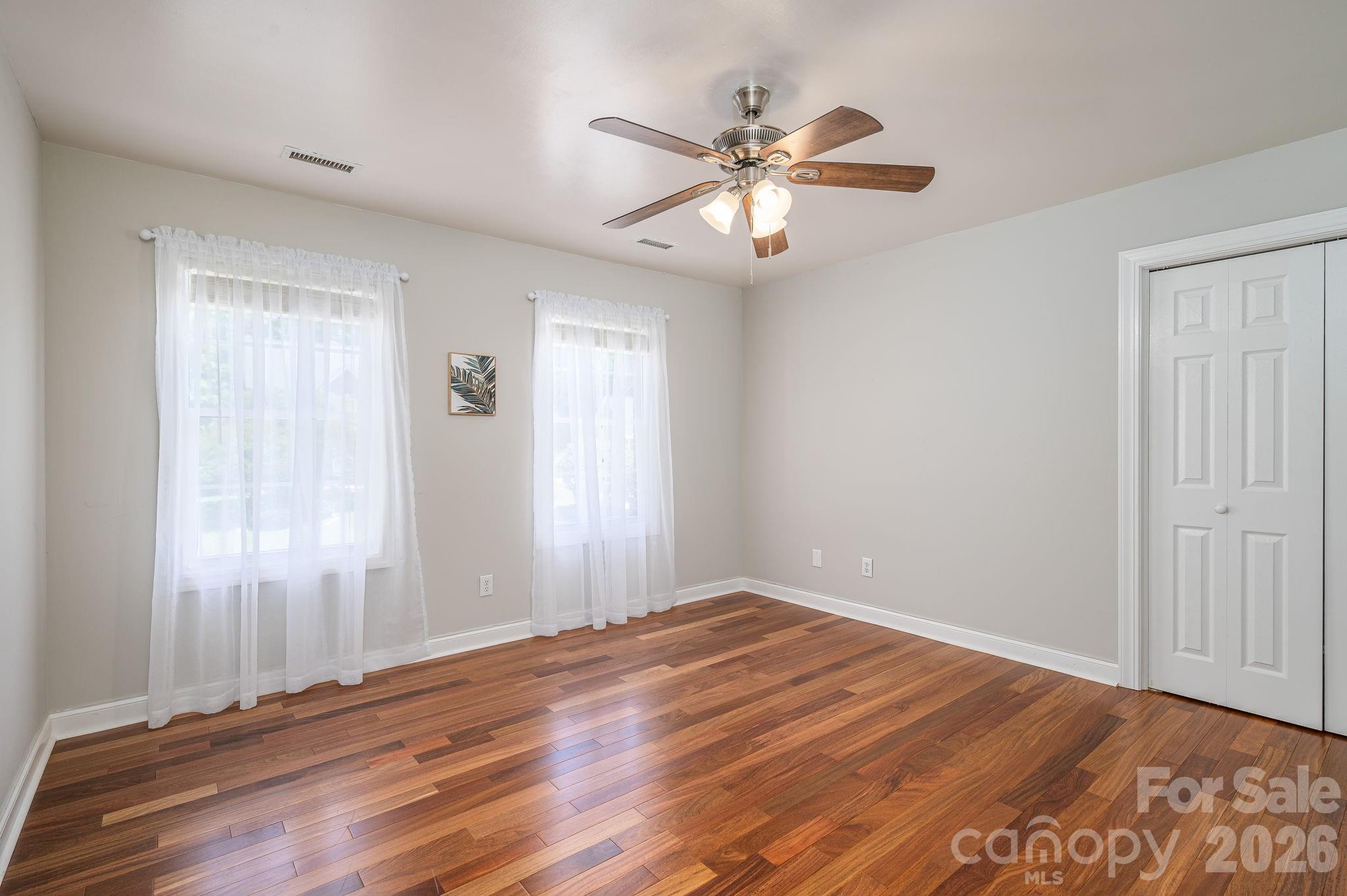 1535 20th Avenue Place NE — Hickory