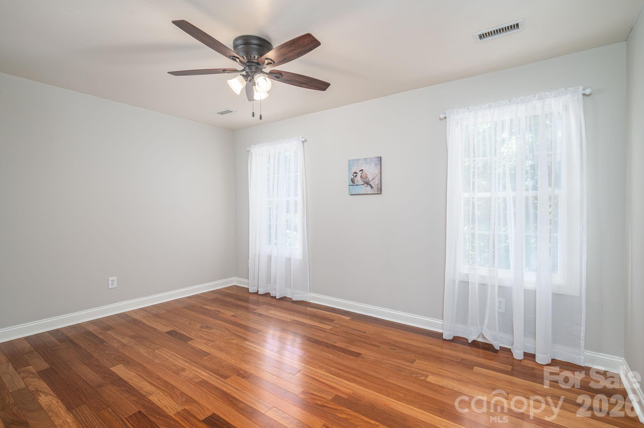 1535 20th Avenue Place NE — Hickory