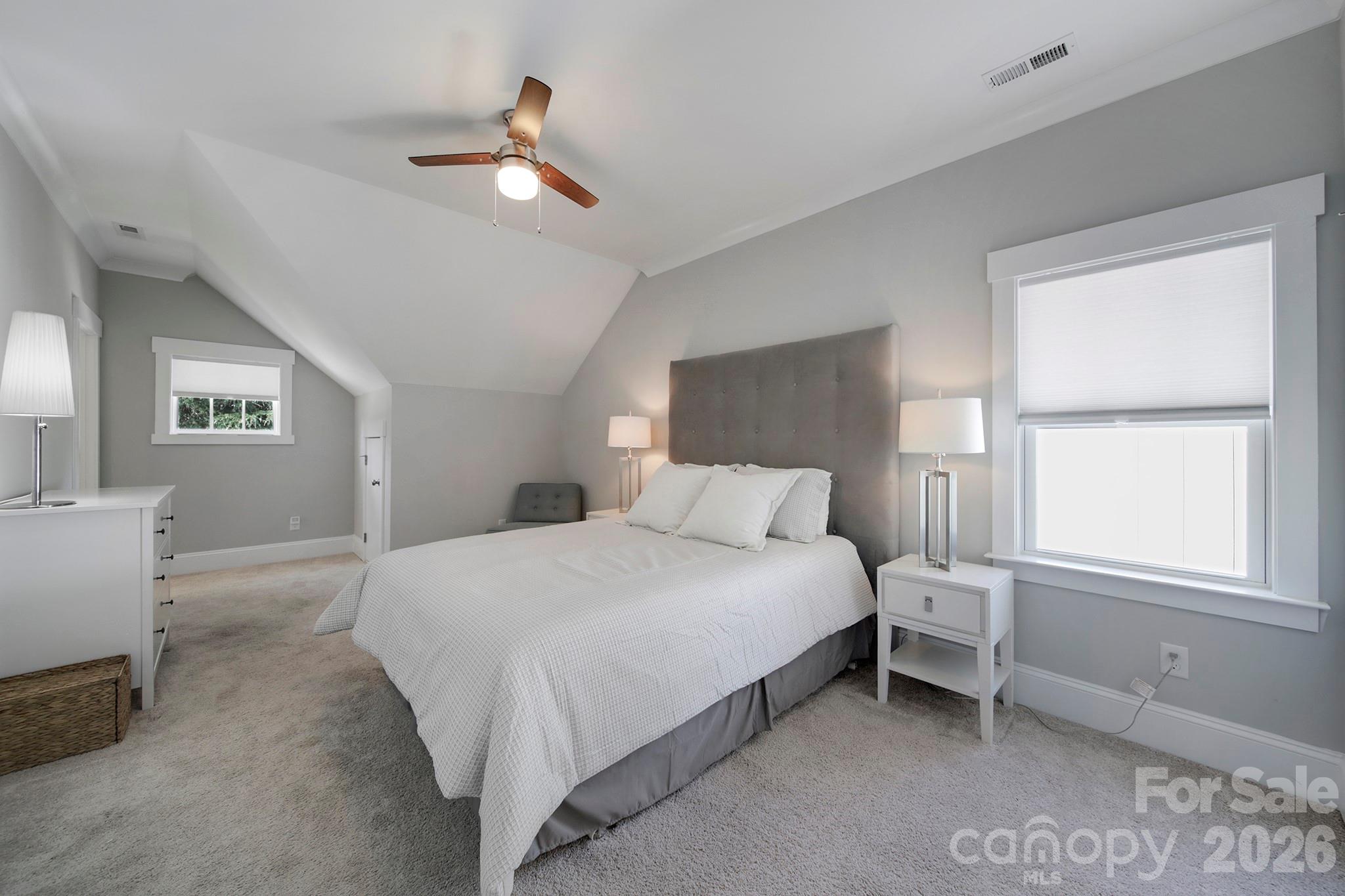 3015 Commonwealth Avenue — Charlotte