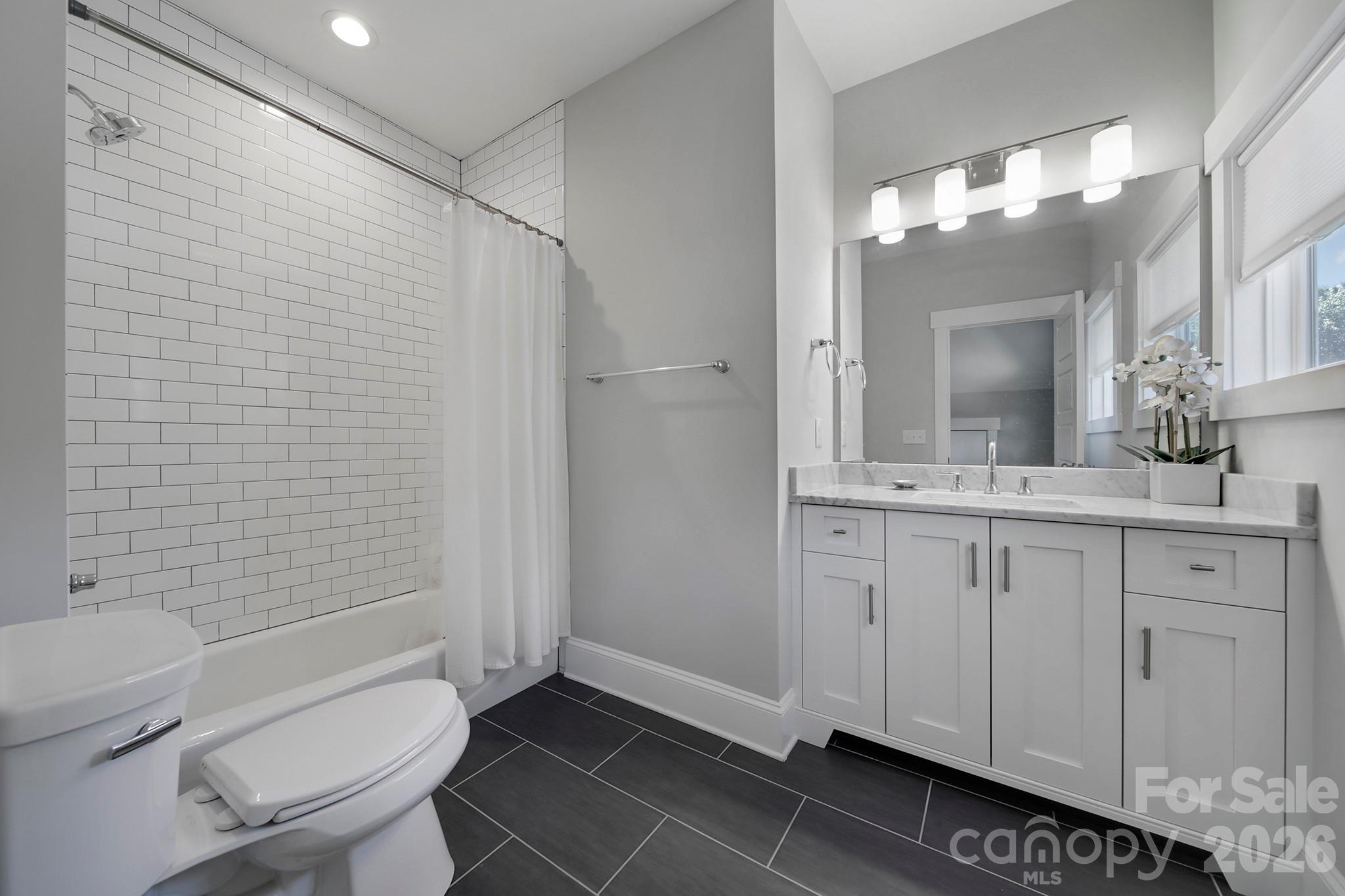 3015 Commonwealth Avenue — Charlotte