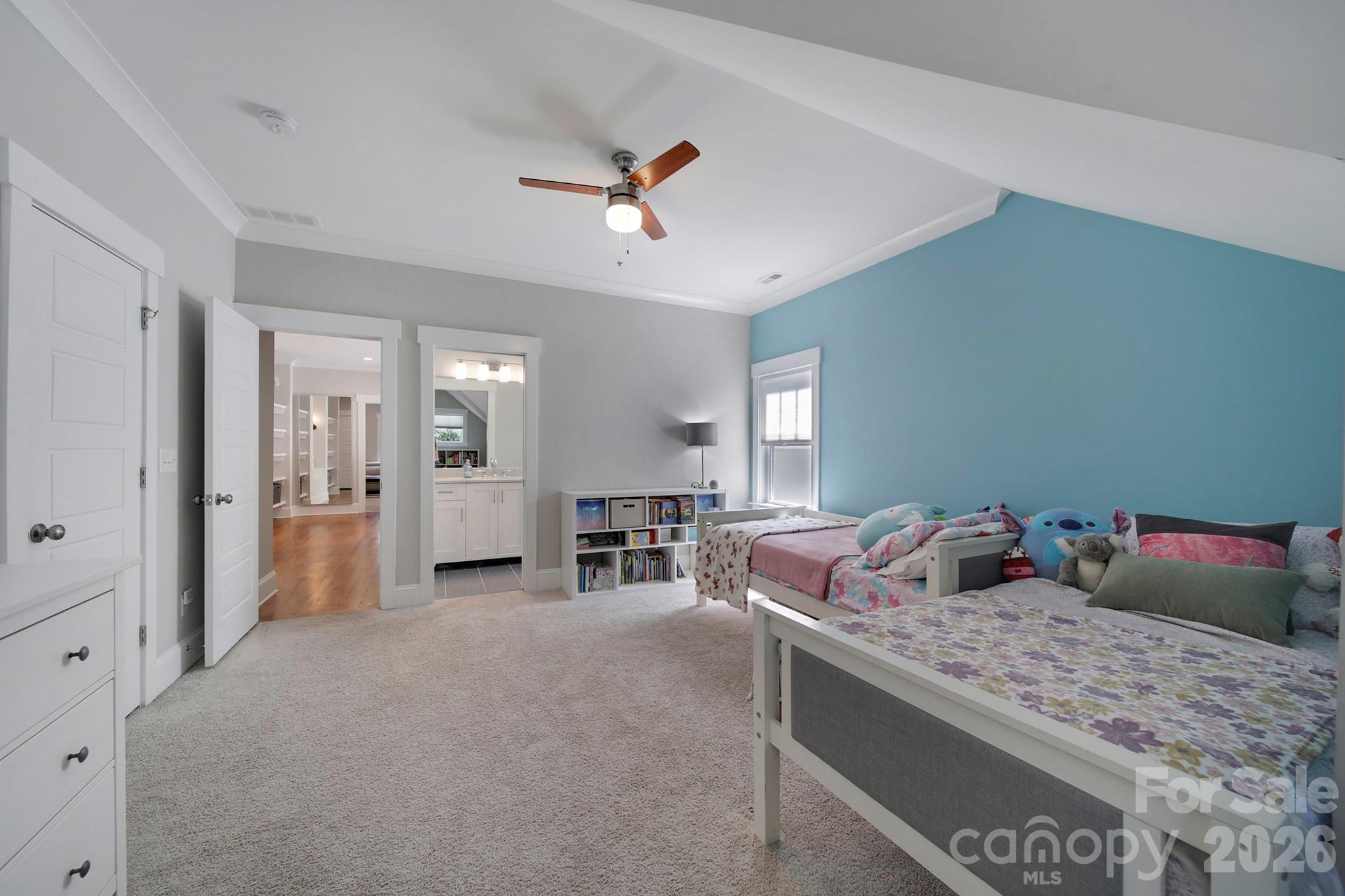 3015 Commonwealth Avenue — Charlotte