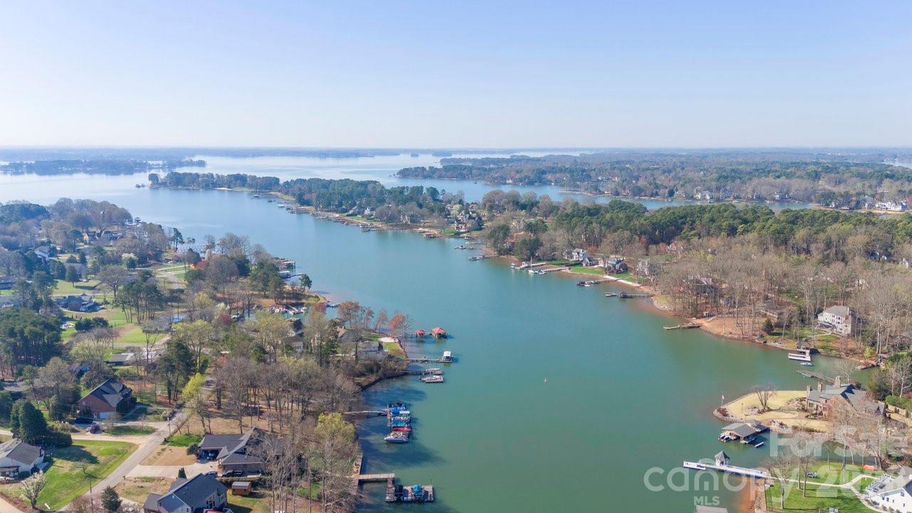 141 Bluewing Lane — Mooresville