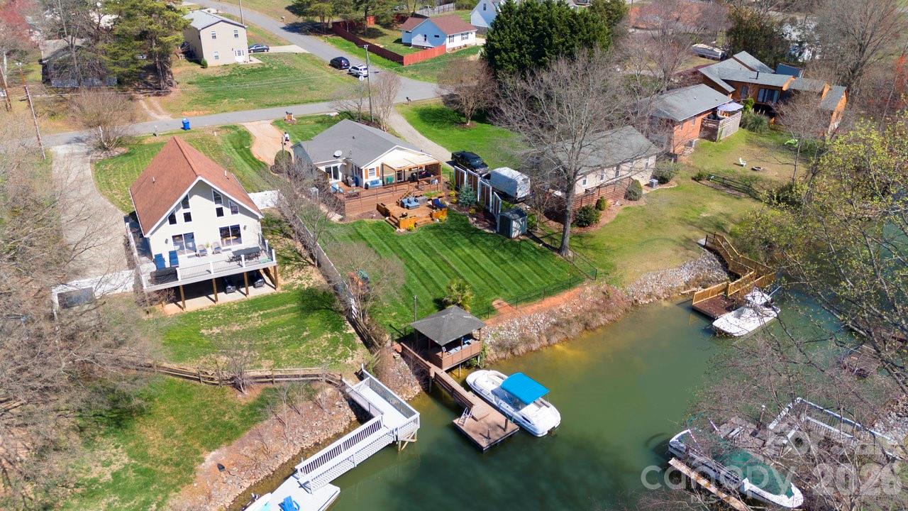 141 Bluewing Lane — Mooresville