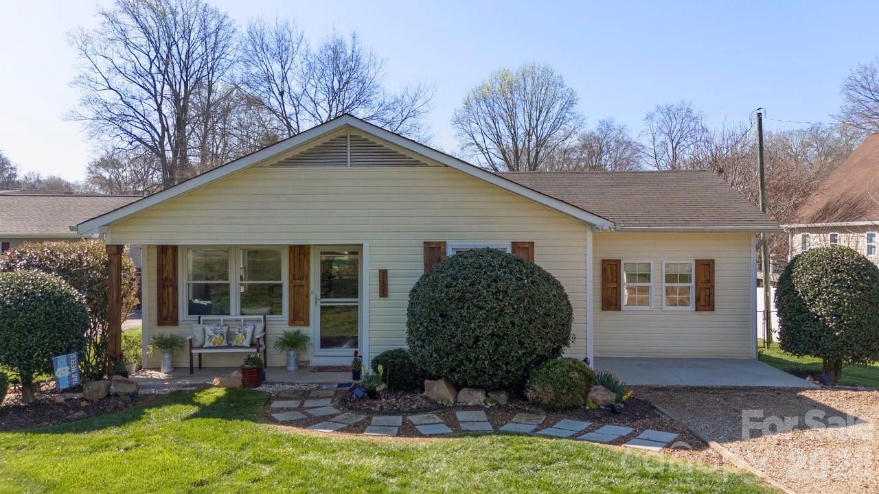 141 Bluewing Lane — Mooresville