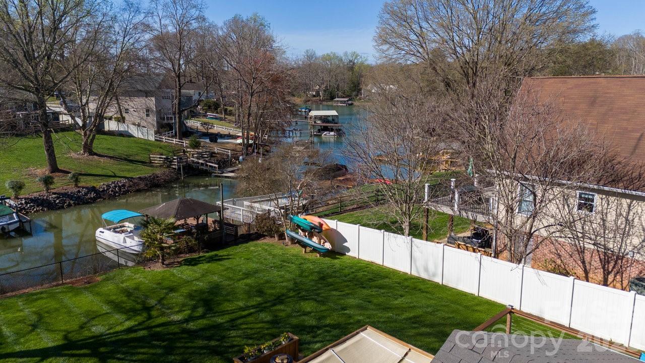 141 Bluewing Lane — Mooresville
