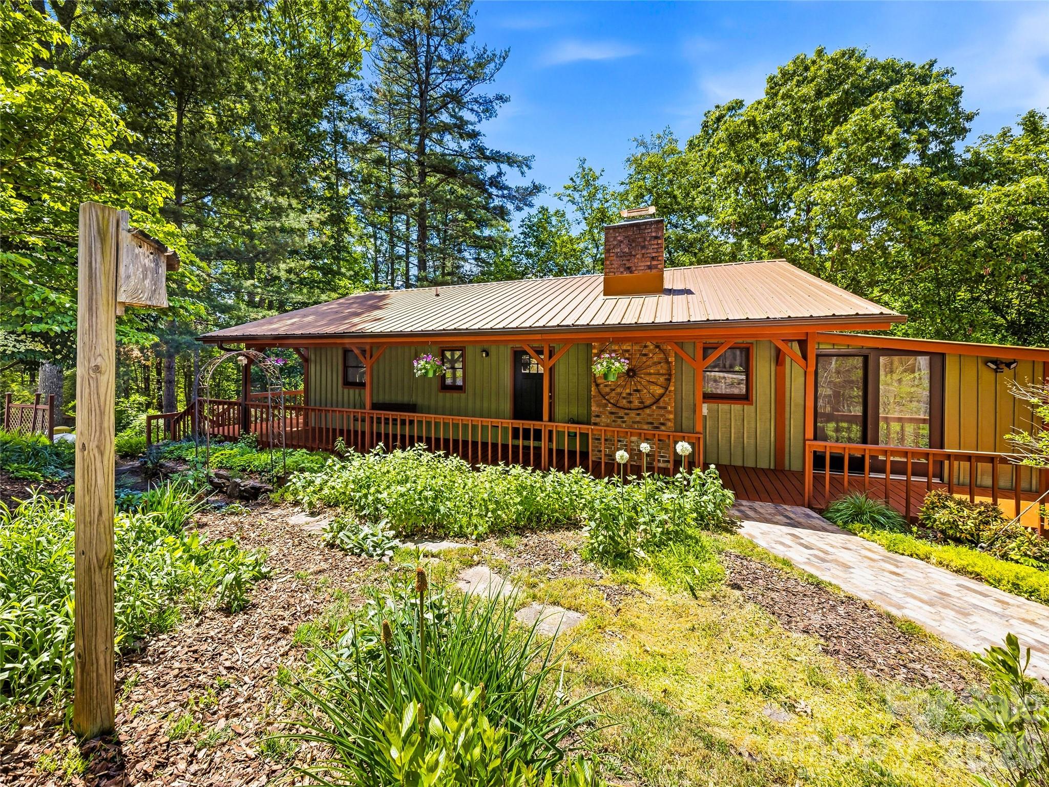 200 River Ridge Drive — Burnsville