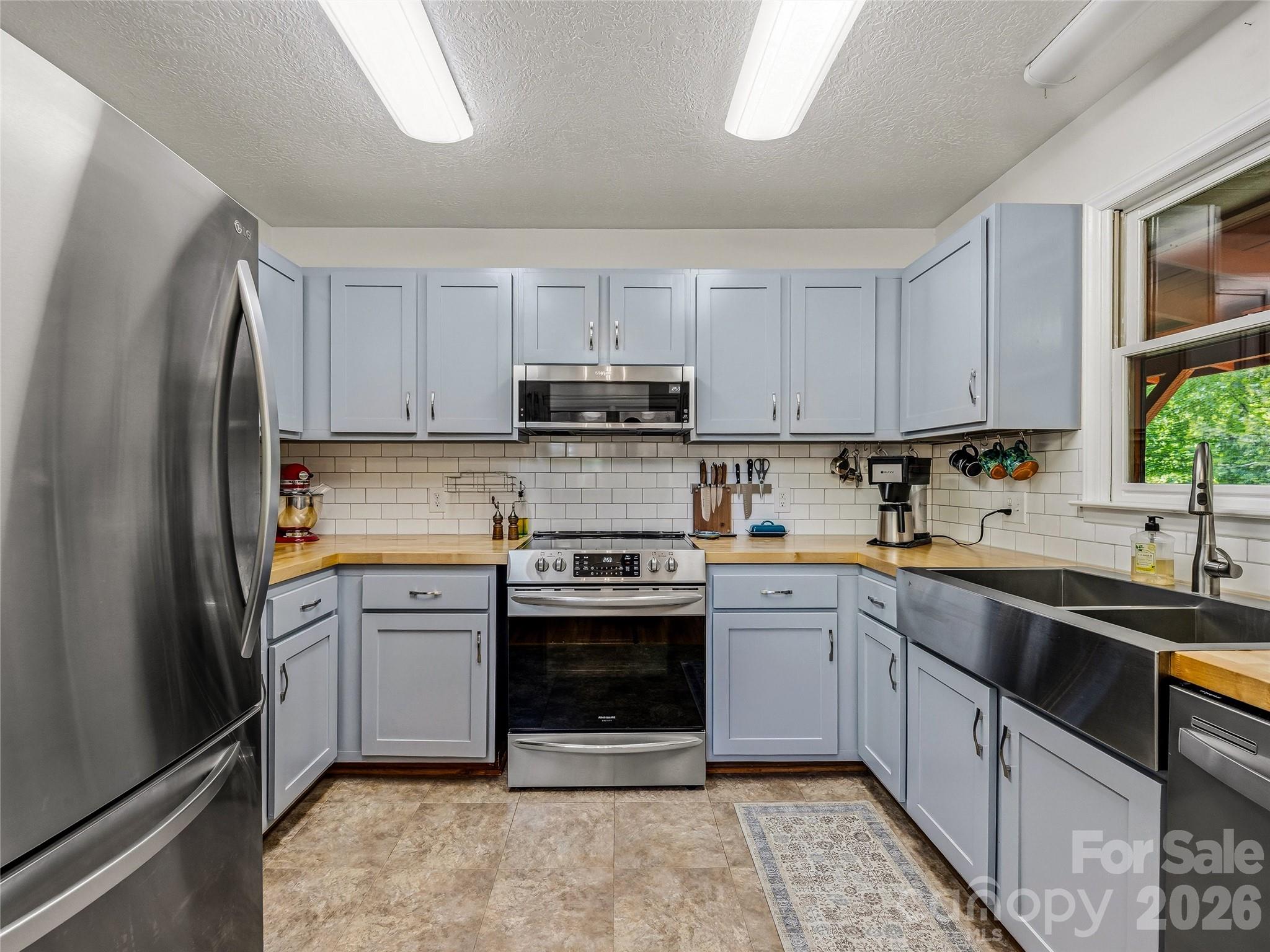200 River Ridge Drive — Burnsville