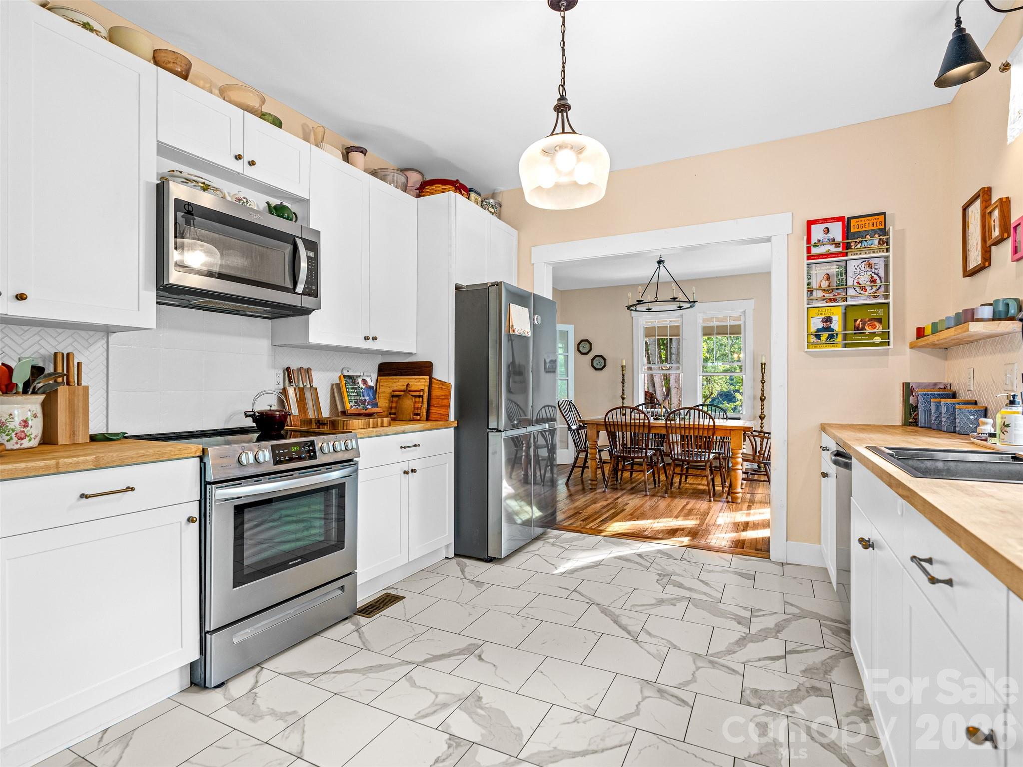 296 Roberts Hill Road — Marshall