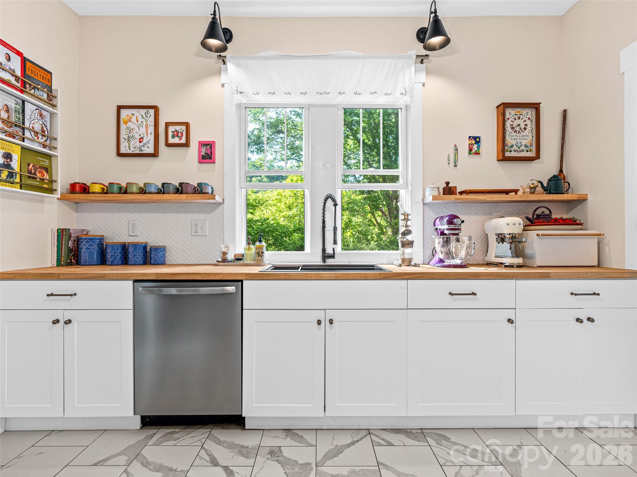 296 Roberts Hill Road — Marshall