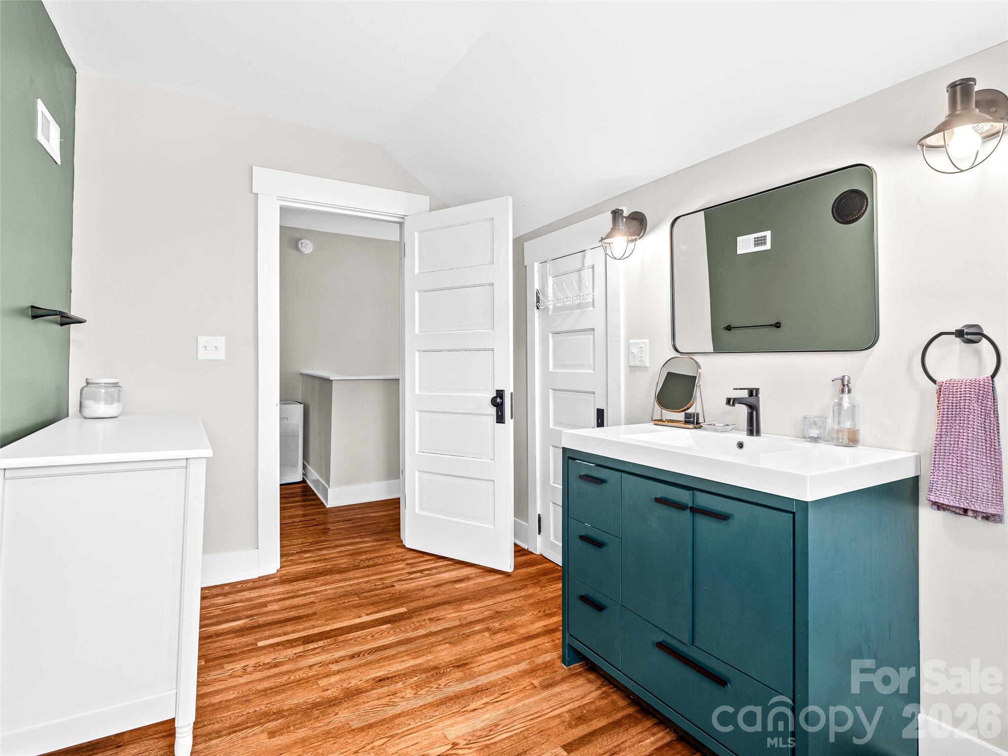 296 Roberts Hill Road — Marshall
