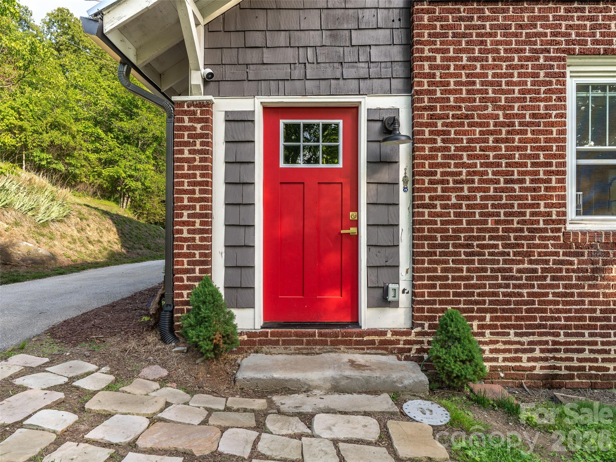 296 Roberts Hill Road — Marshall