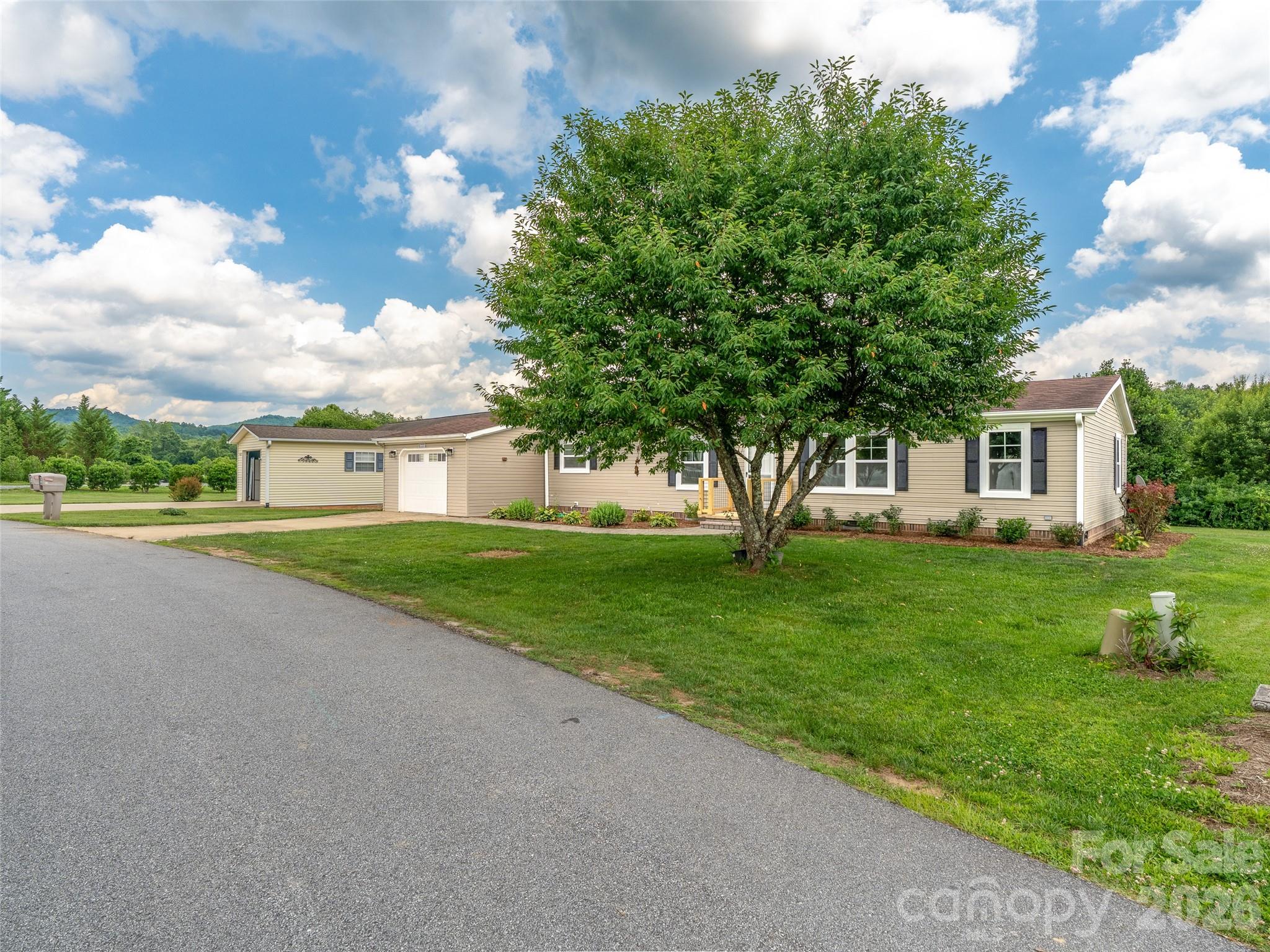 448 Riverwind Drive — Hendersonville