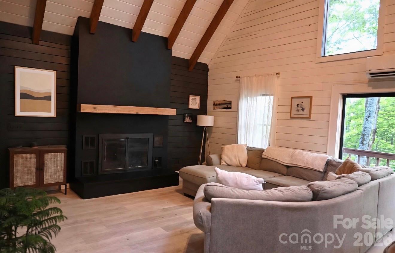 89 Woodcliff Loop — Newland
