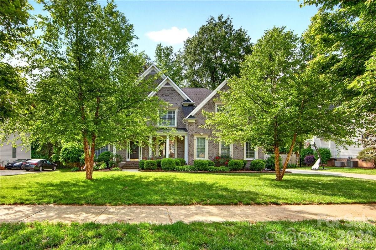 6410 Latta Springs Circle — Huntersville