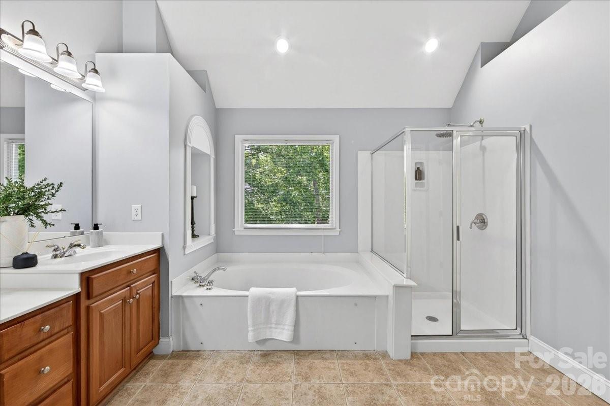6410 Latta Springs Circle — Huntersville