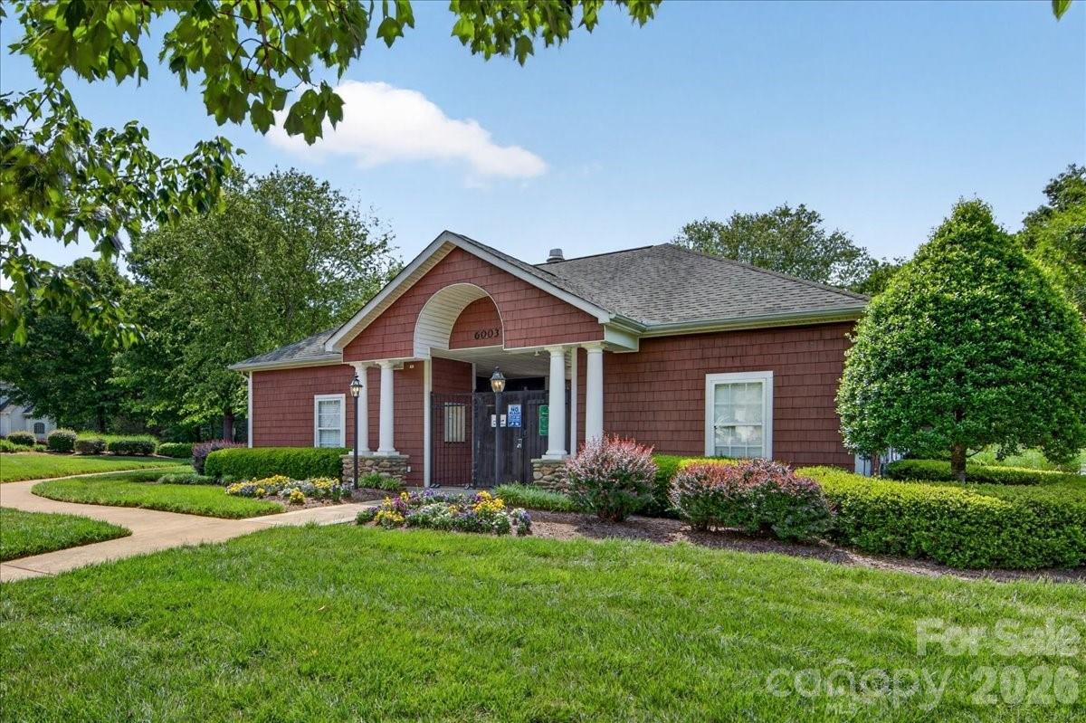 6410 Latta Springs Circle — Huntersville