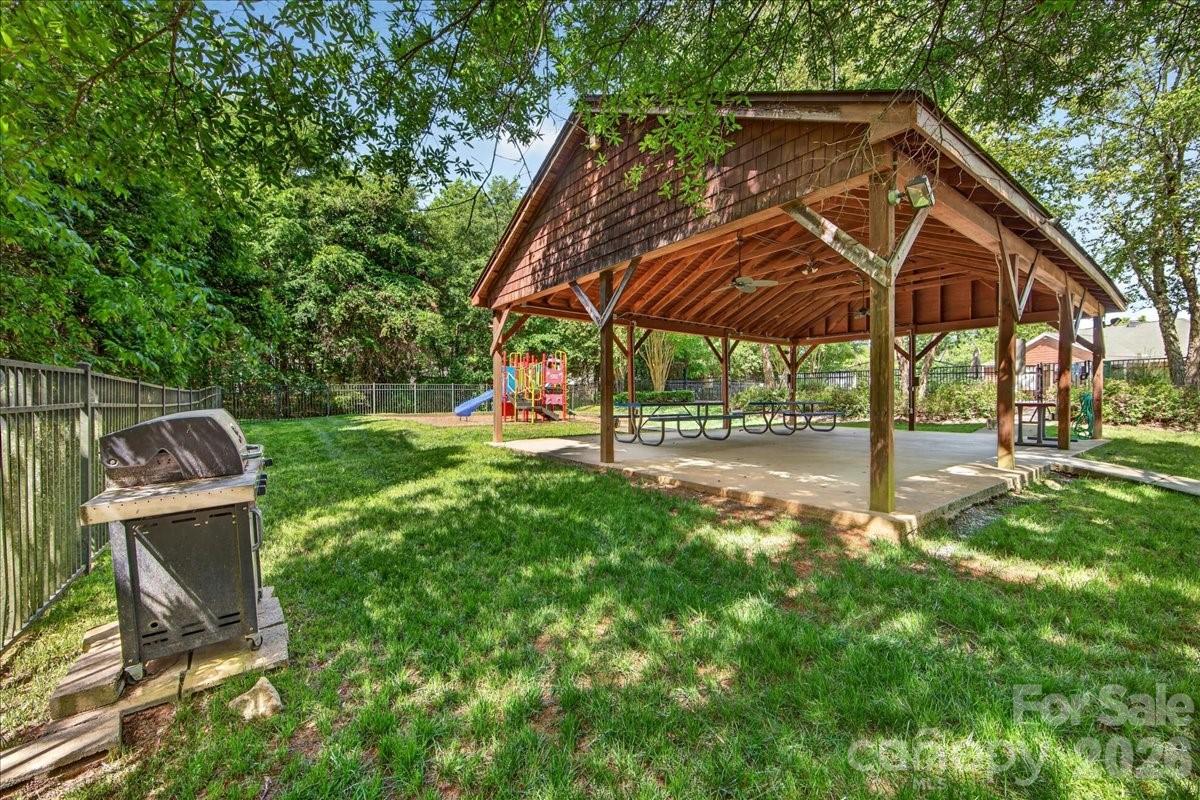 6410 Latta Springs Circle — Huntersville