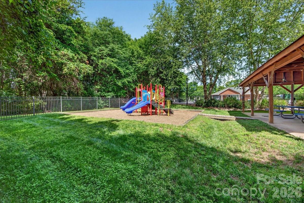 6410 Latta Springs Circle — Huntersville
