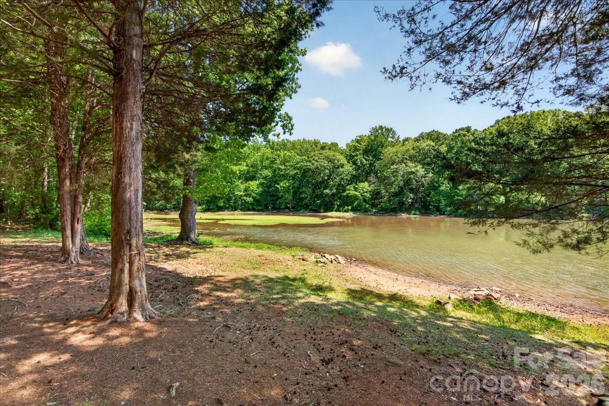 6410 Latta Springs Circle — Huntersville