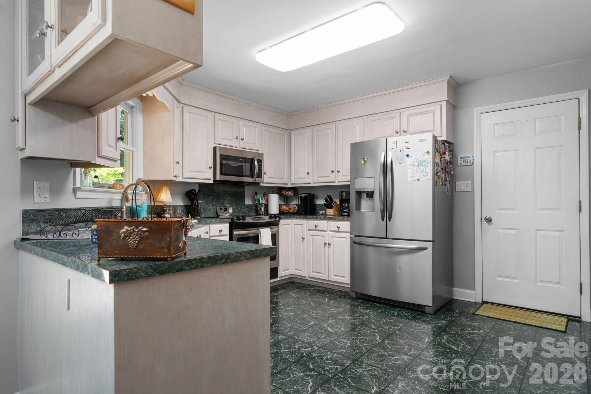 4093 Fairview Drive — Maiden