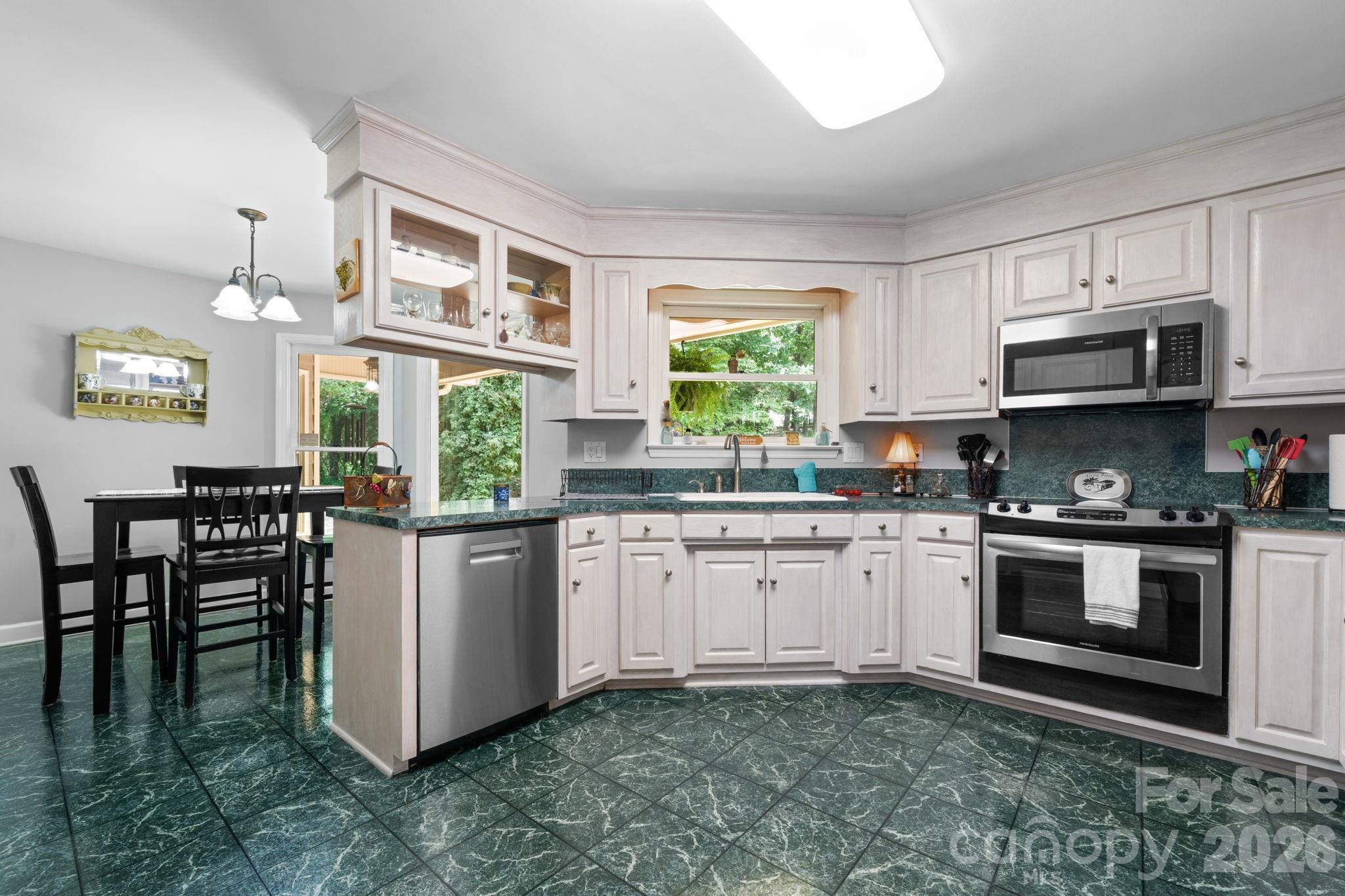 4093 Fairview Drive — Maiden