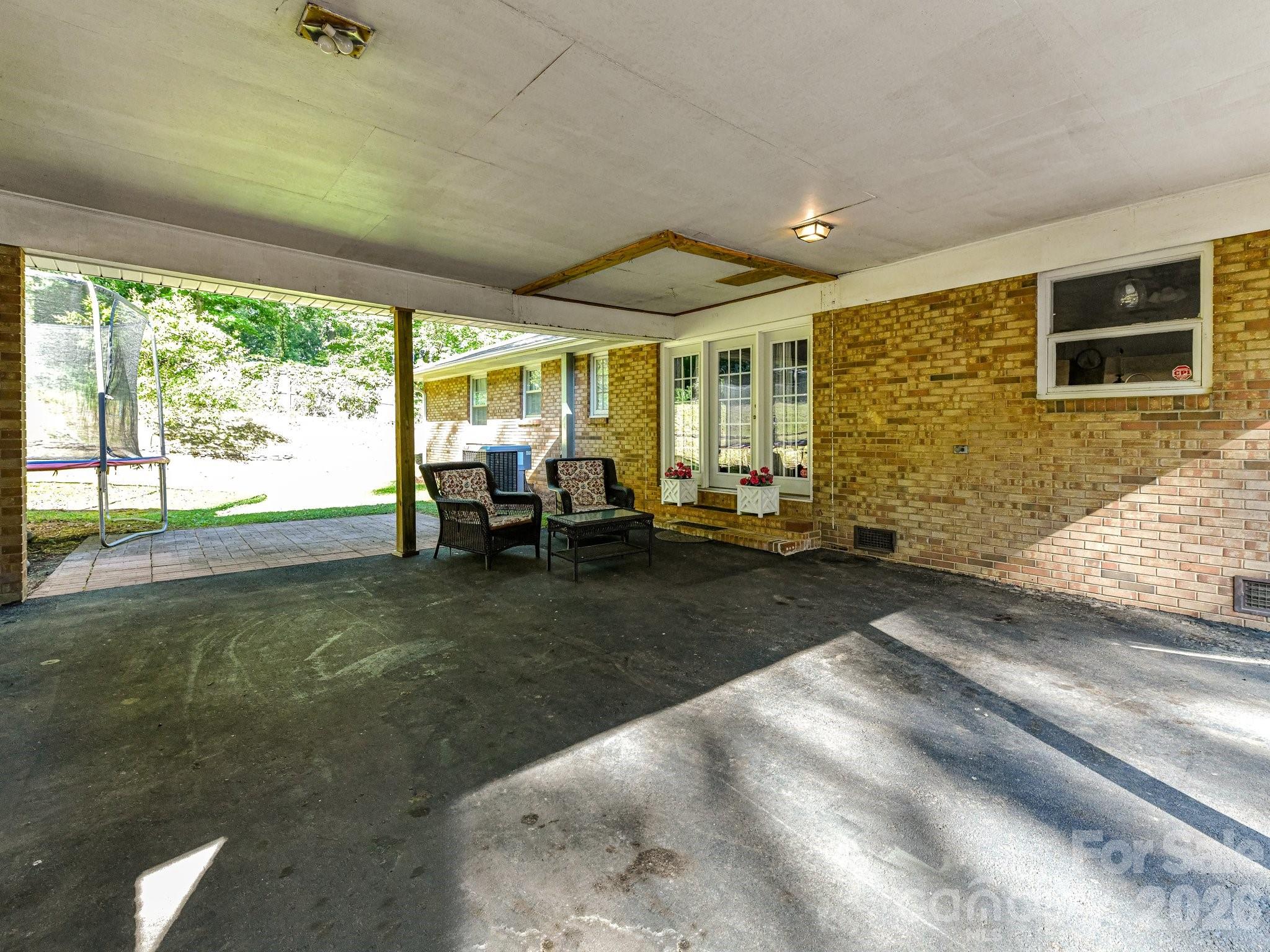 1303 Quail Drive — Monroe