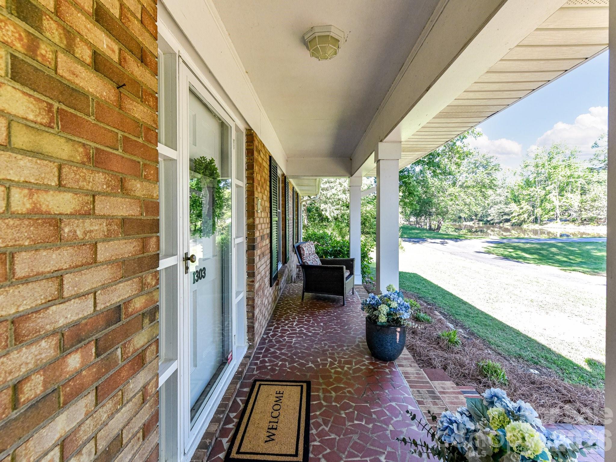 1303 Quail Drive — Monroe
