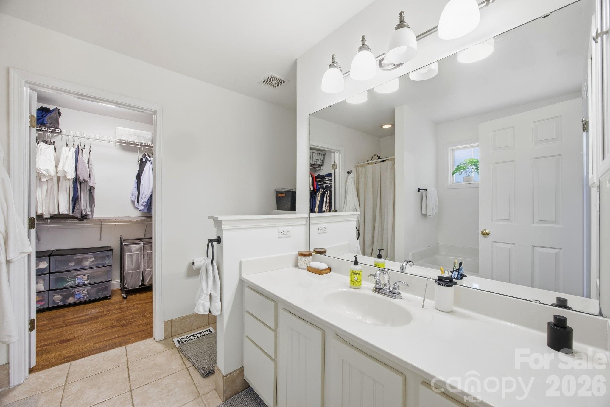 3208 Continental Drive — Monroe