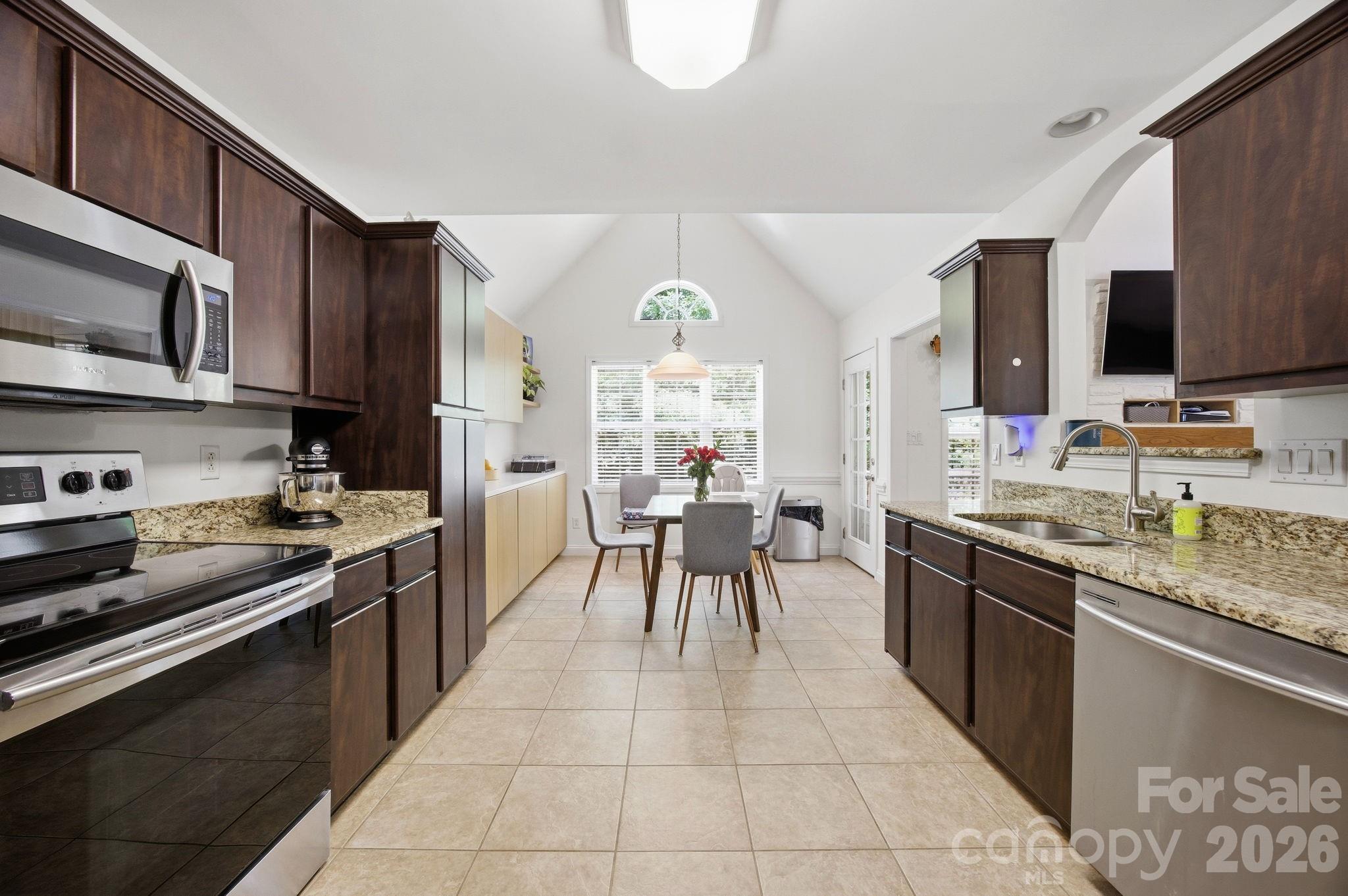3208 Continental Drive — Monroe