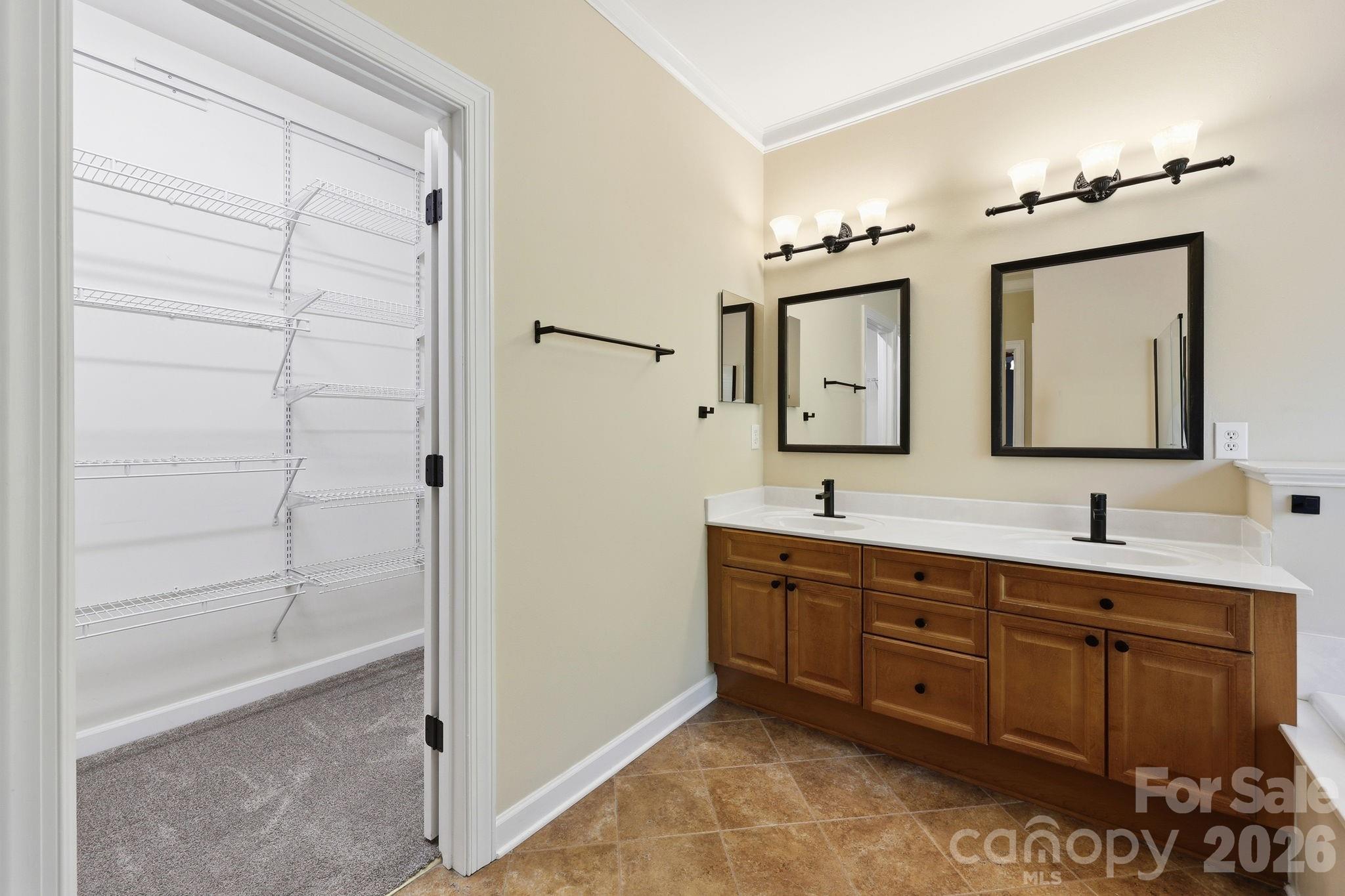 3308 Grandeur Road — Charlotte