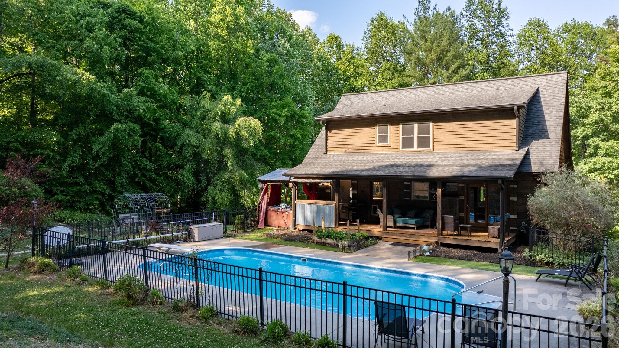 3355 Helton Hartley Place — Lenoir