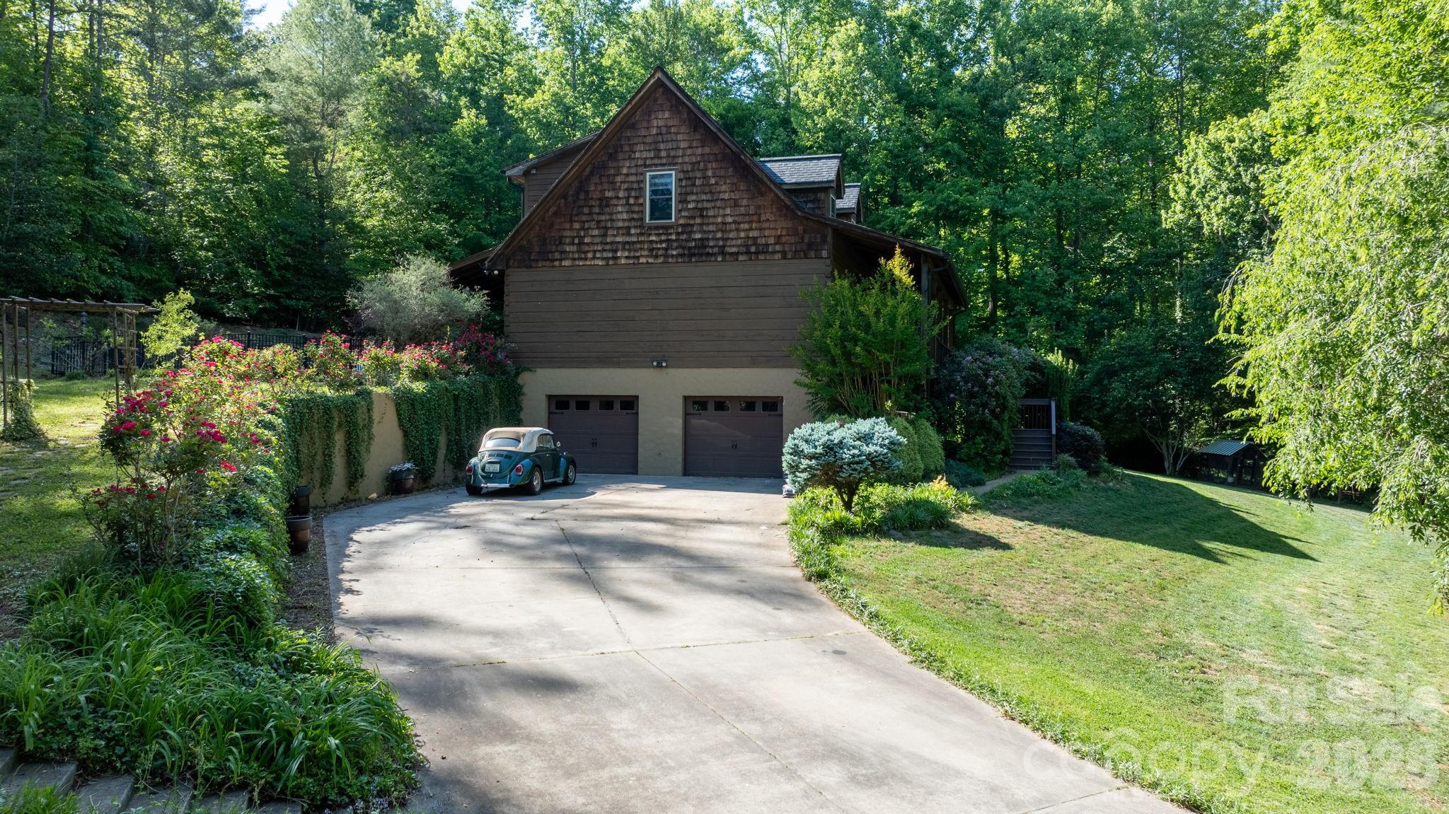 3355 Helton Hartley Place — Lenoir