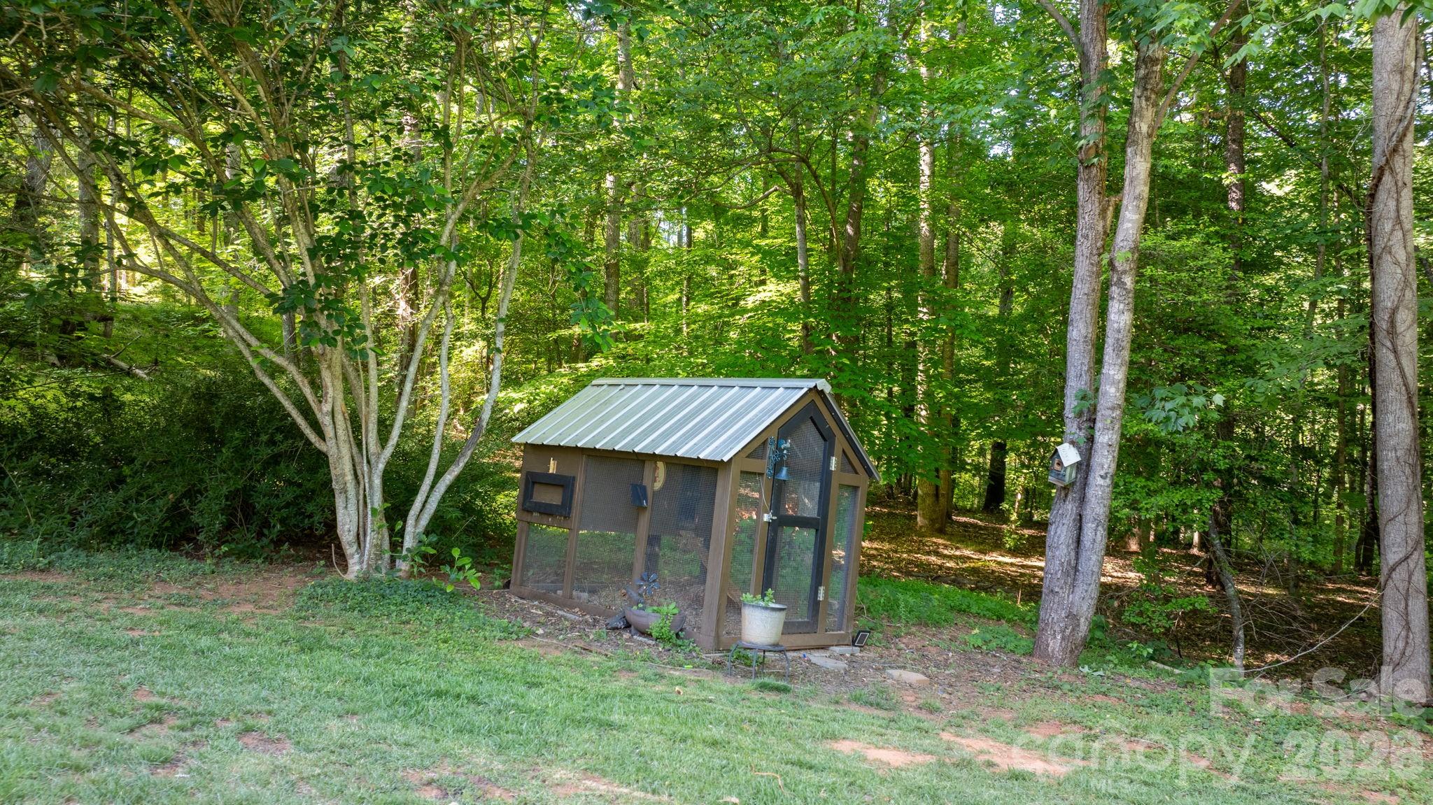3355 Helton Hartley Place — Lenoir