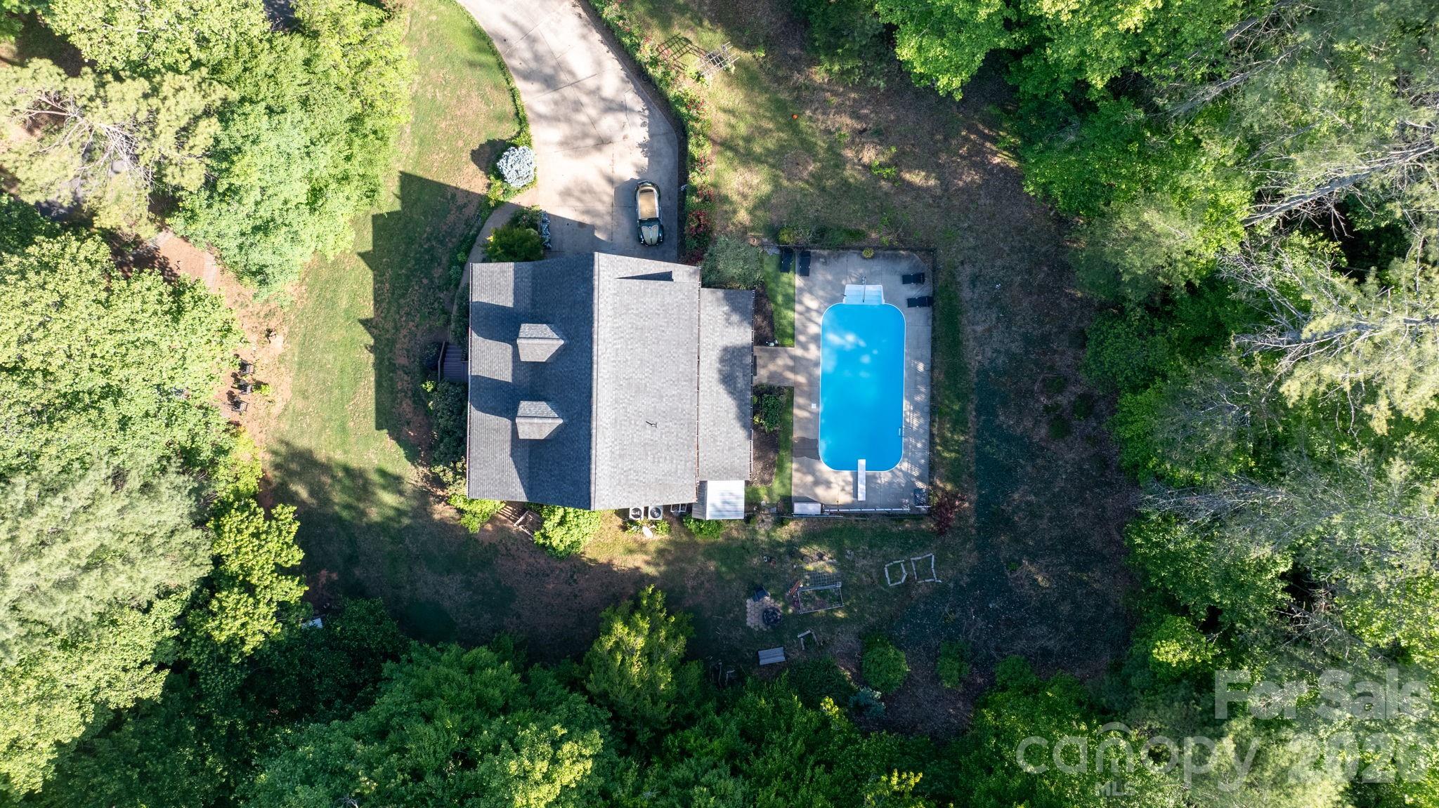 3355 Helton Hartley Place — Lenoir