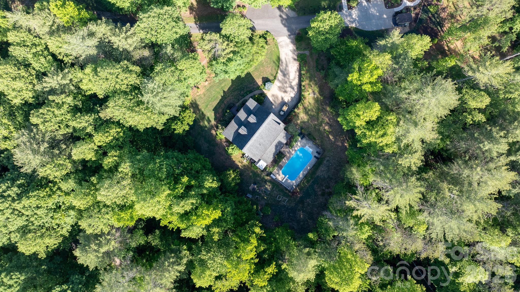 3355 Helton Hartley Place — Lenoir