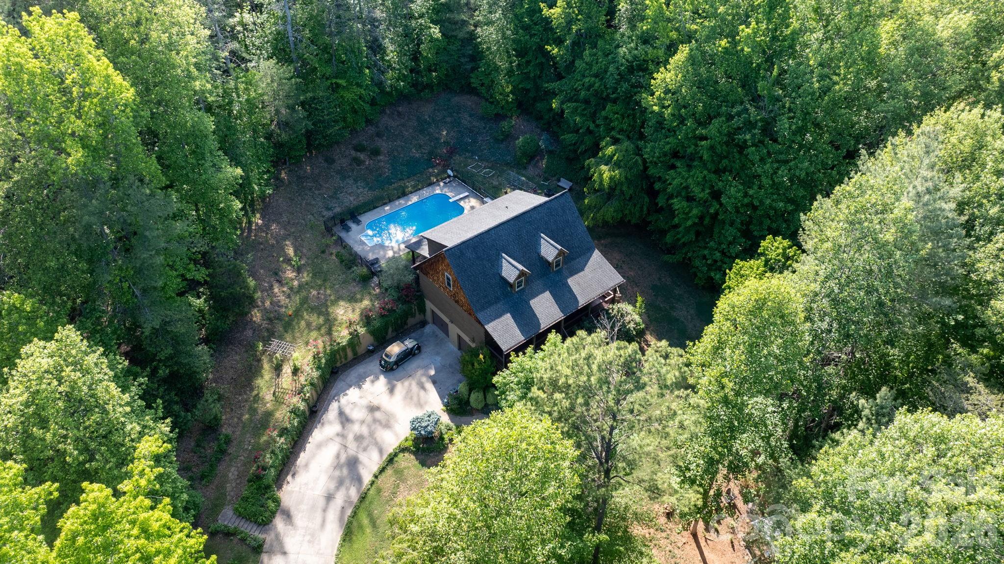3355 Helton Hartley Place — Lenoir