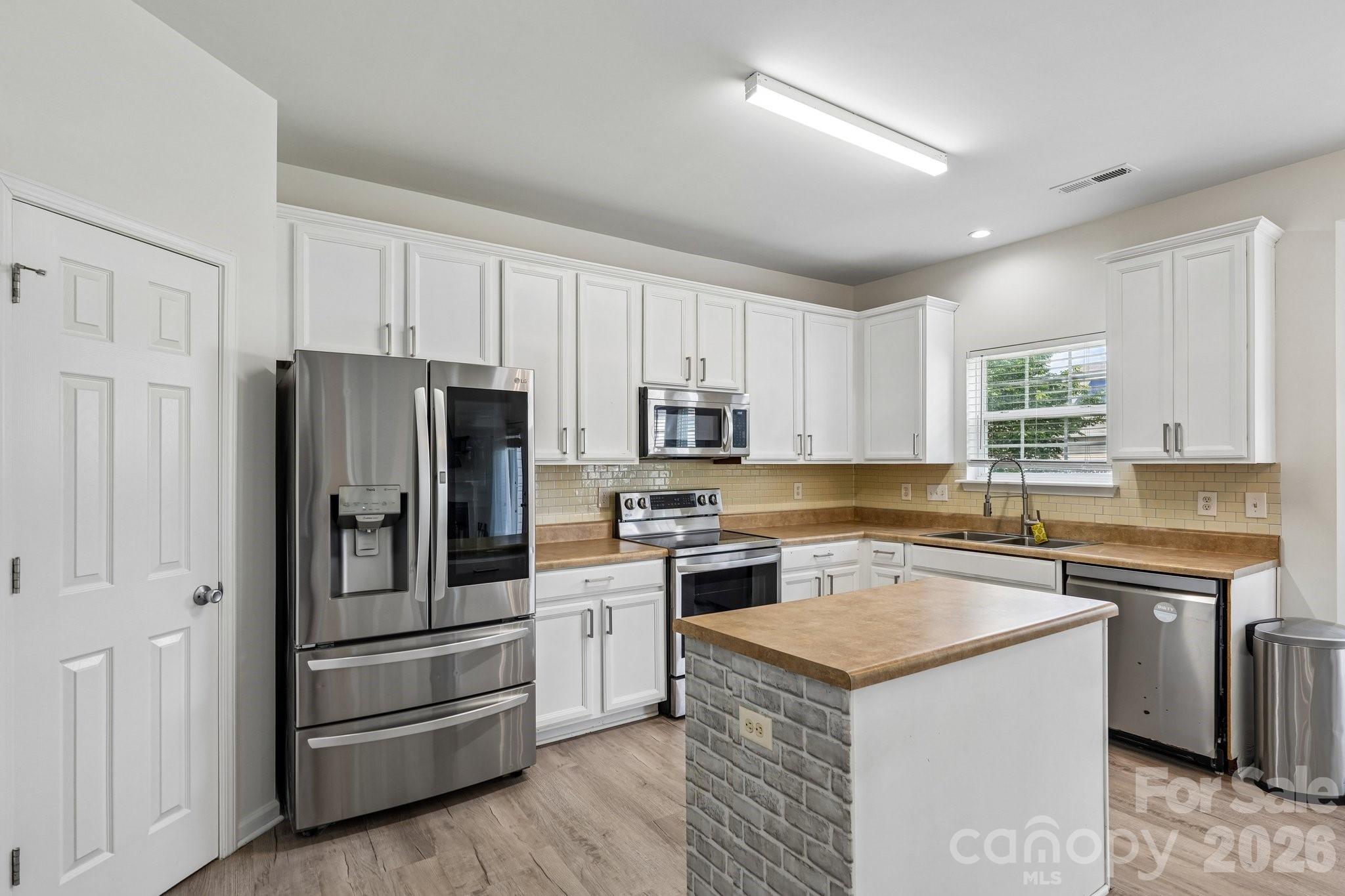 9621 Rothman Lane — Charlotte