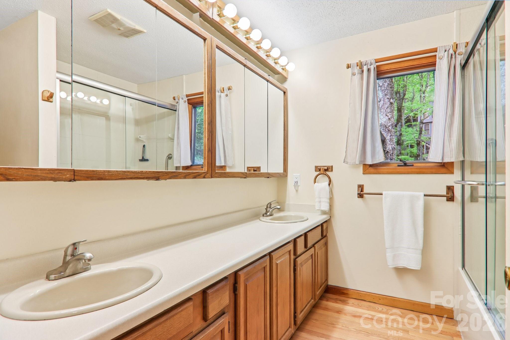 101 Oak Ridge Court — Mars Hill