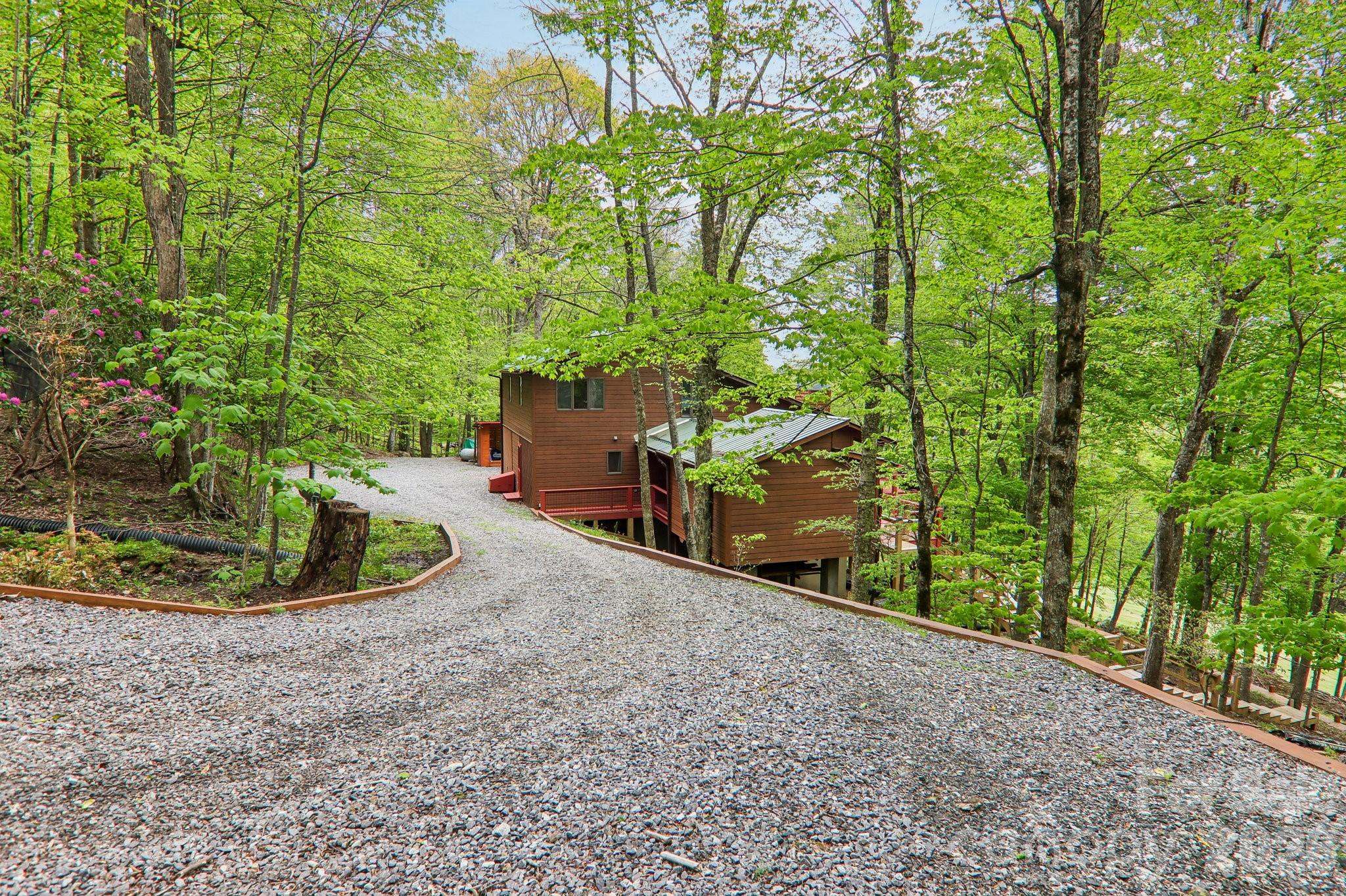 101 Oak Ridge Court — Mars Hill