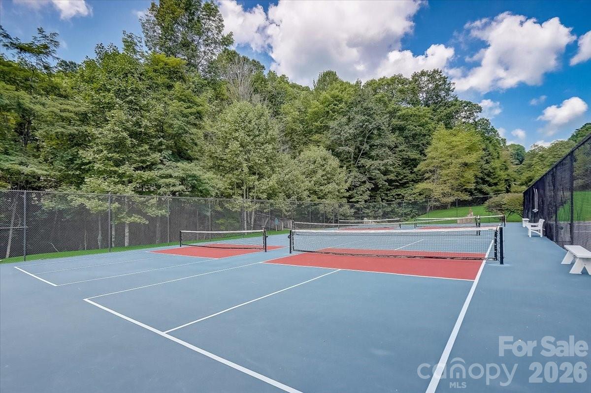 101 Oak Ridge Court — Mars Hill