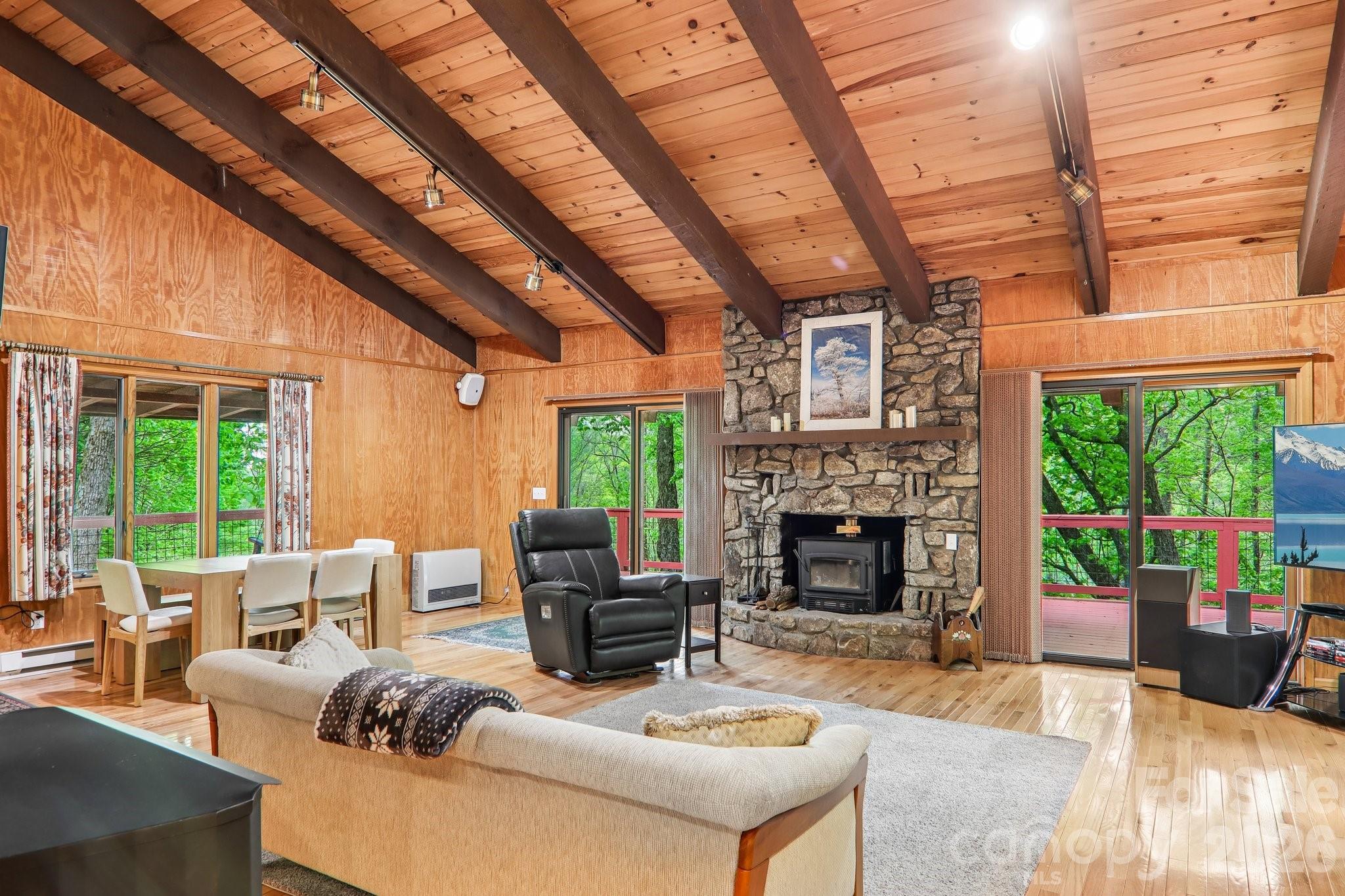 101 Oak Ridge Court — Mars Hill