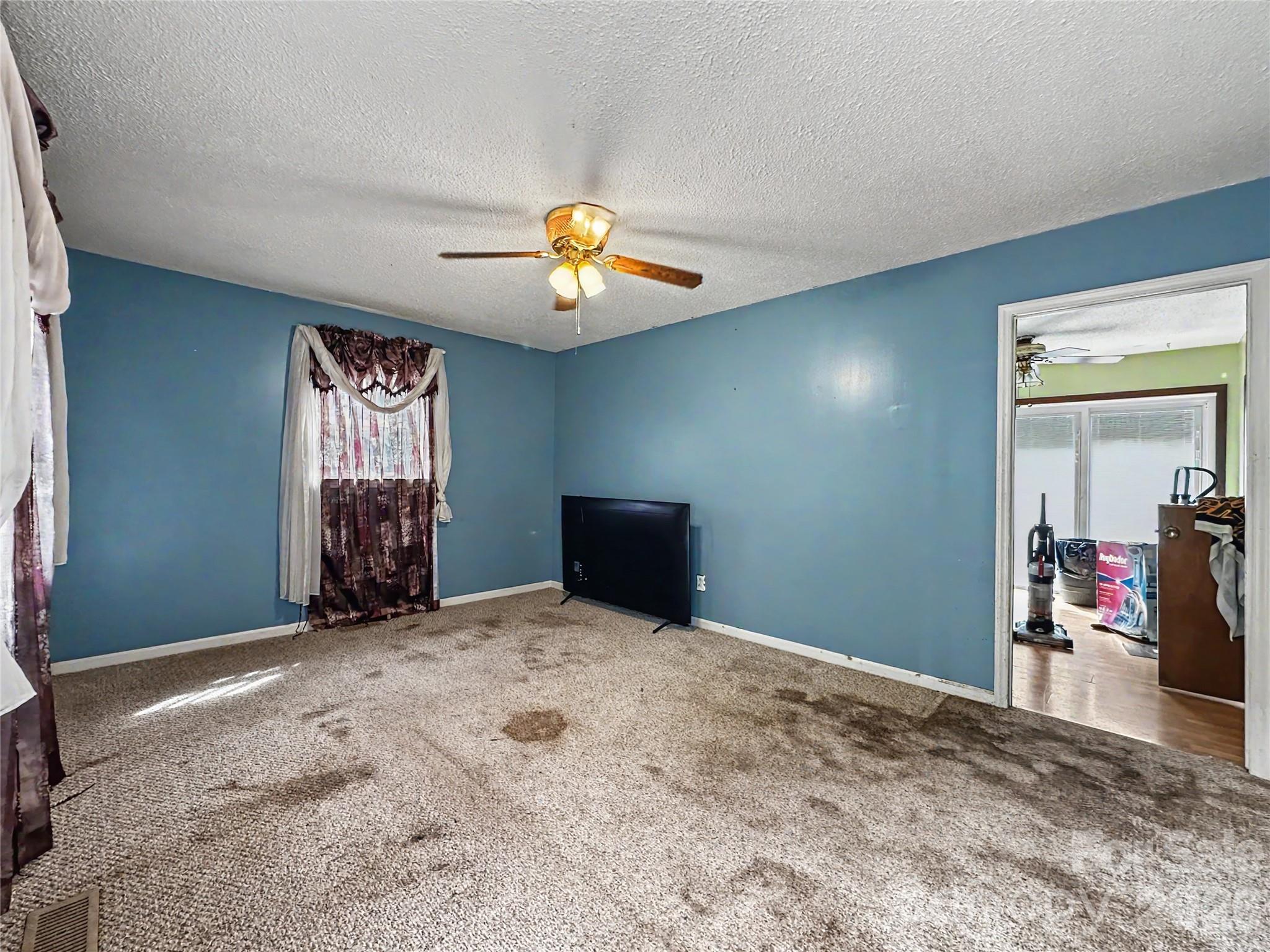 169 Hemingway Lane — Statesville