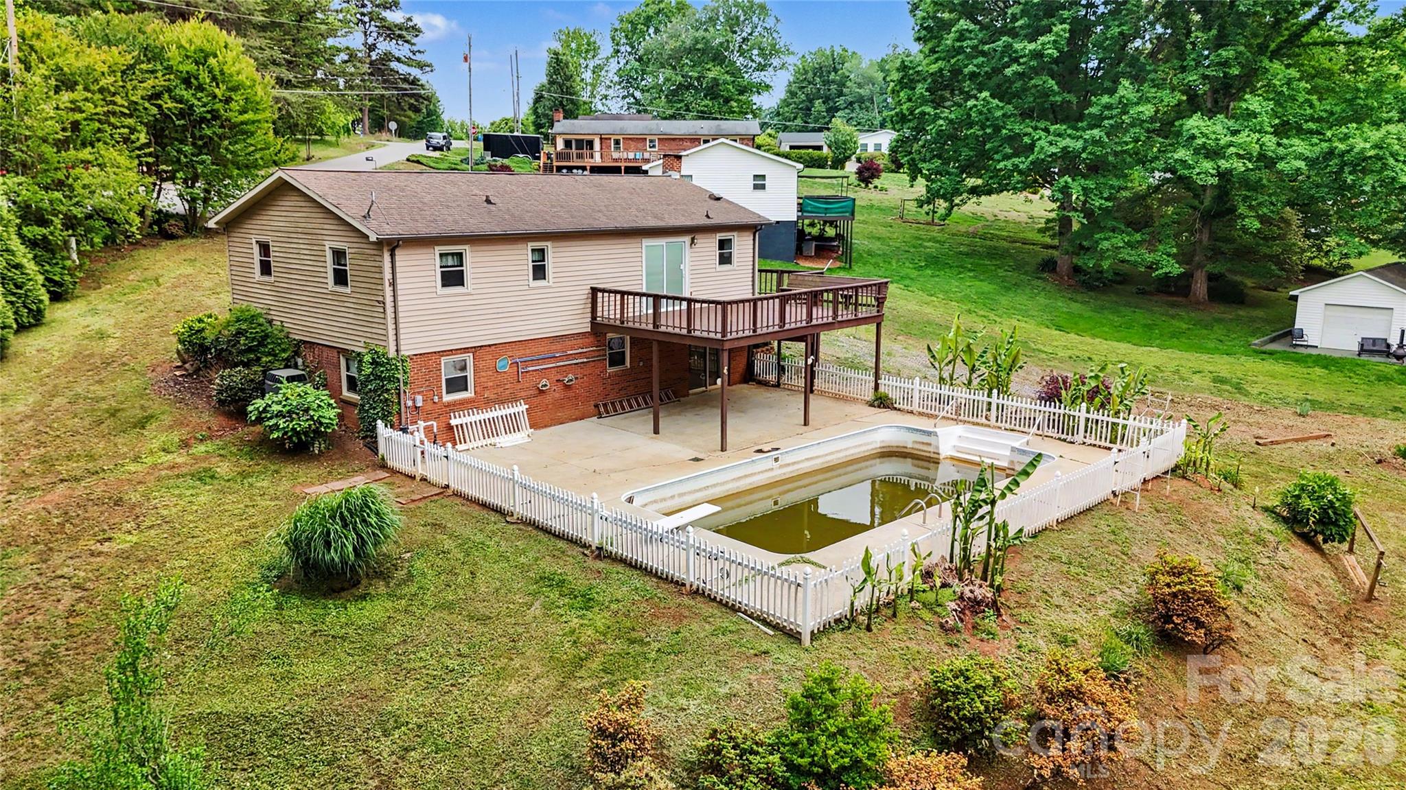 169 Hemingway Lane — Statesville
