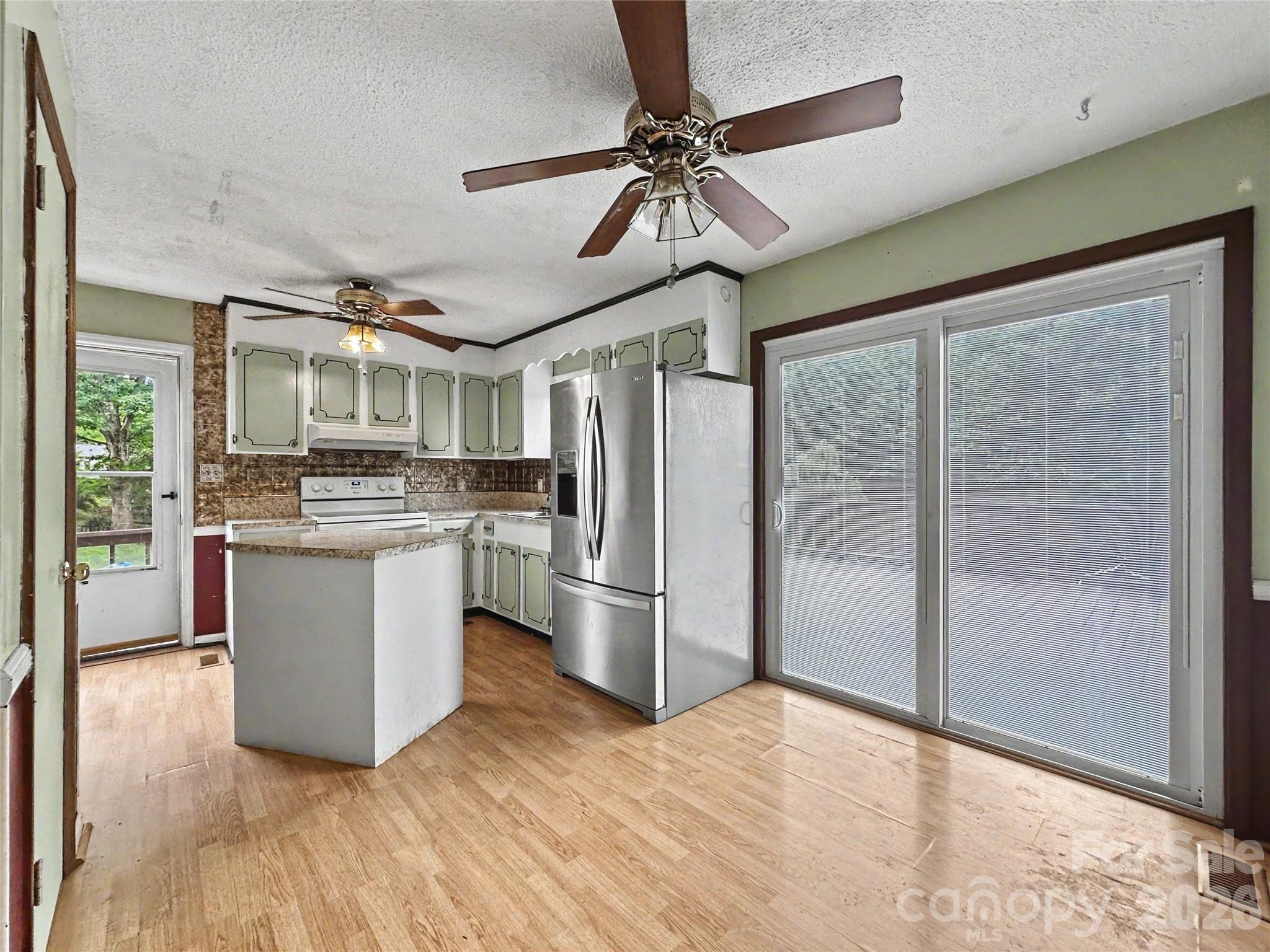 169 Hemingway Lane — Statesville
