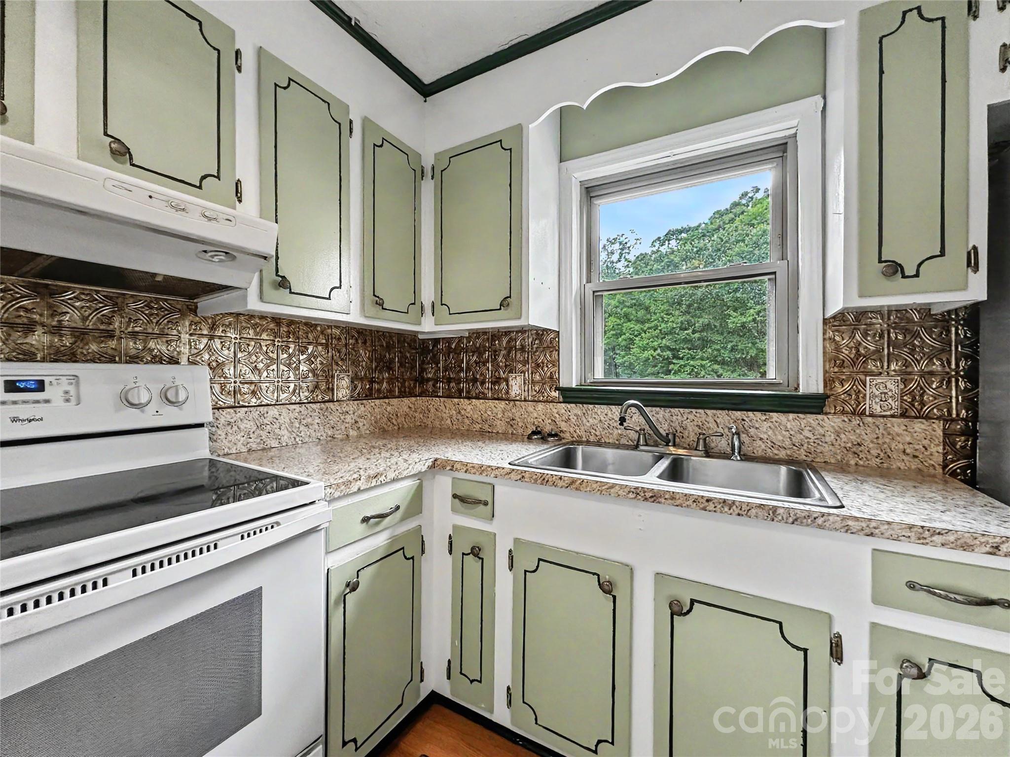 169 Hemingway Lane — Statesville